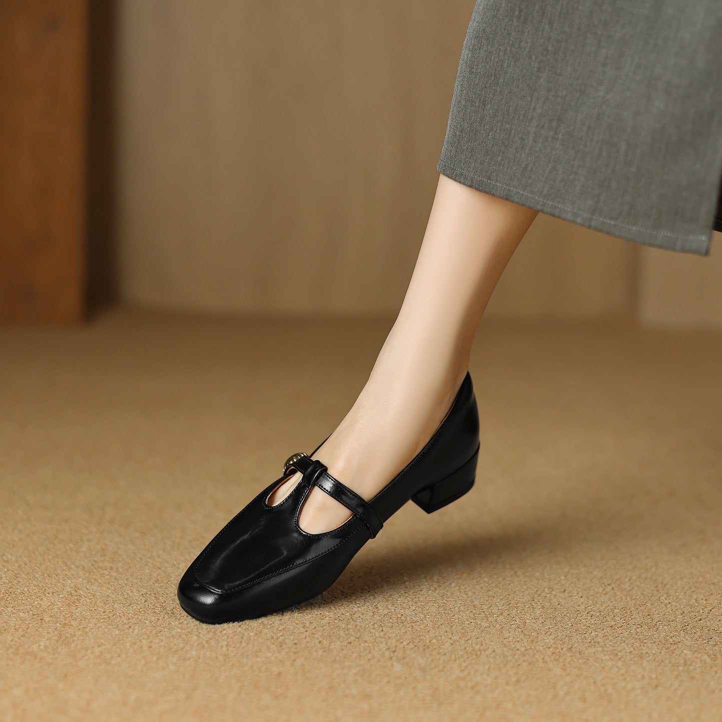 Women's Handmade Retro Leather Square Toe Chunky Heel T-Strap Mary Jane Pumps