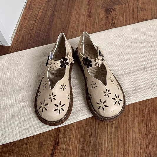 Women's Summer Breathable Flower Hollow Out Flat Literary Style Sandals