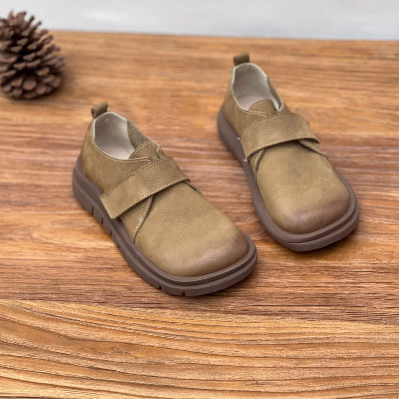 Women's Retro Comfort Leather Flat Casual Velcro Loafers