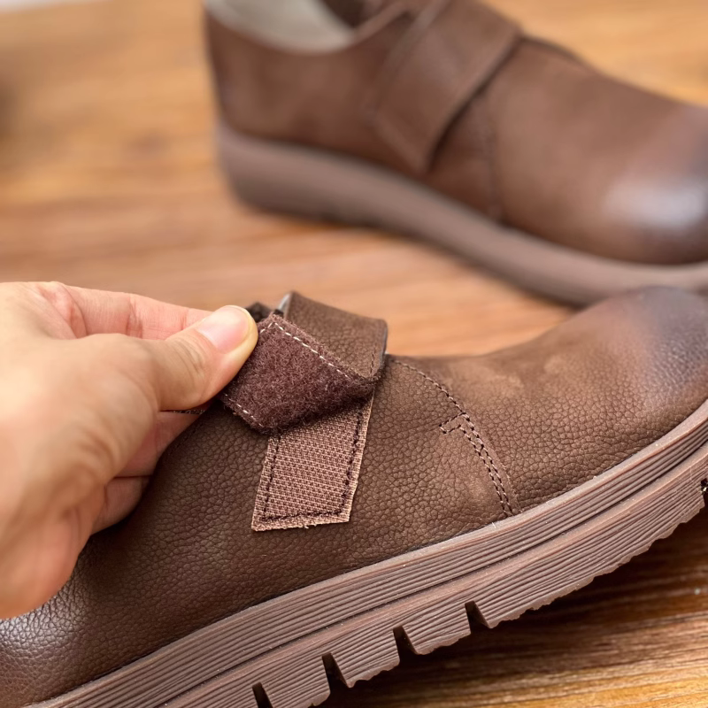 Women's Retro Comfort Leather Flat Casual Velcro Loafers