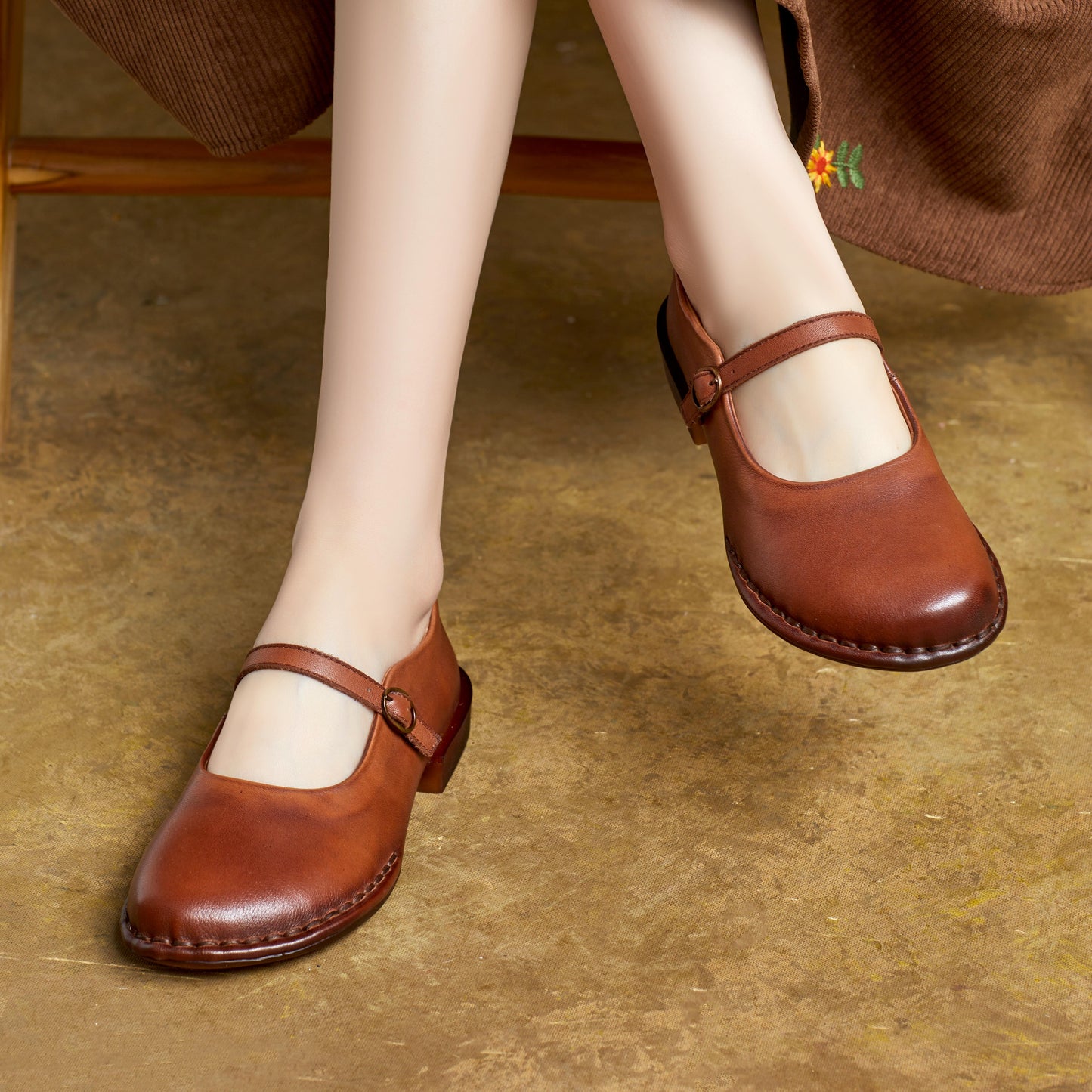 Women's Handmade Vintage Round Toe Leather Durable Ballet Mary Jane Shoes