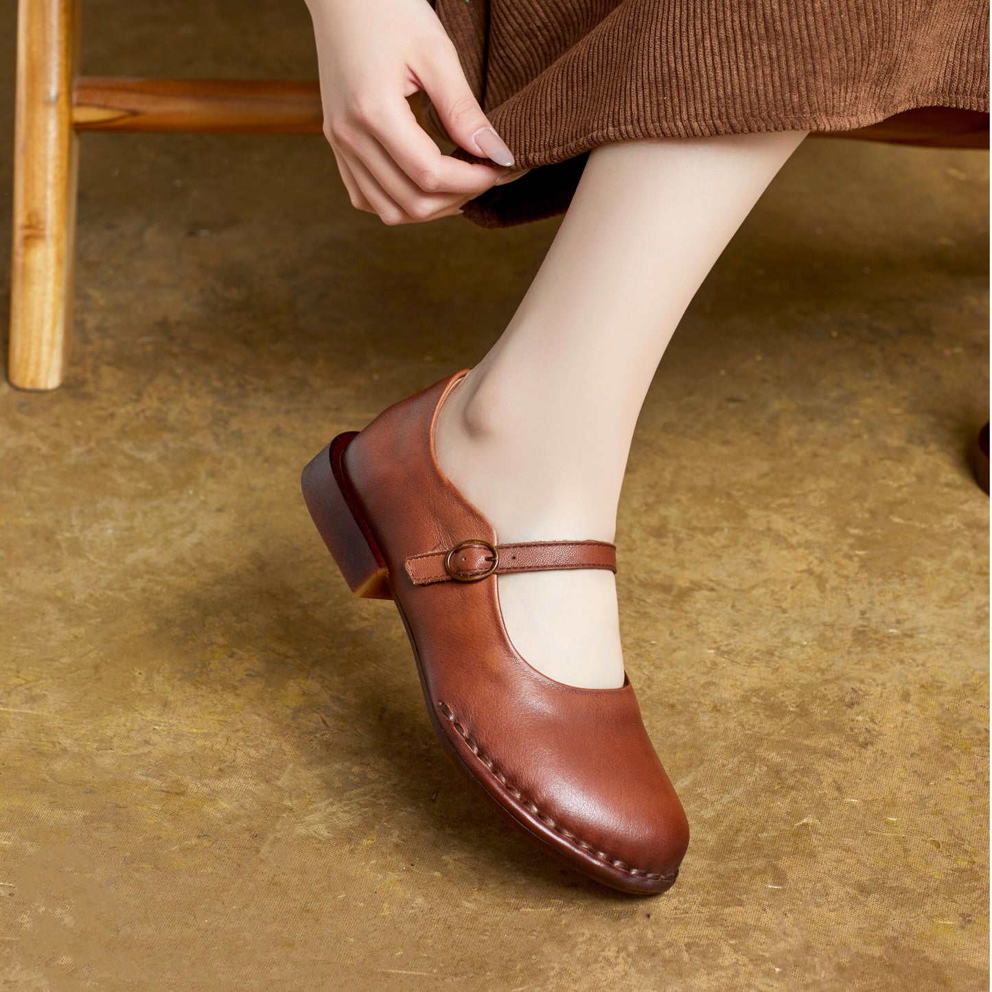 Women's Handmade Vintage Round Toe Leather Durable Ballet Mary Jane Shoes