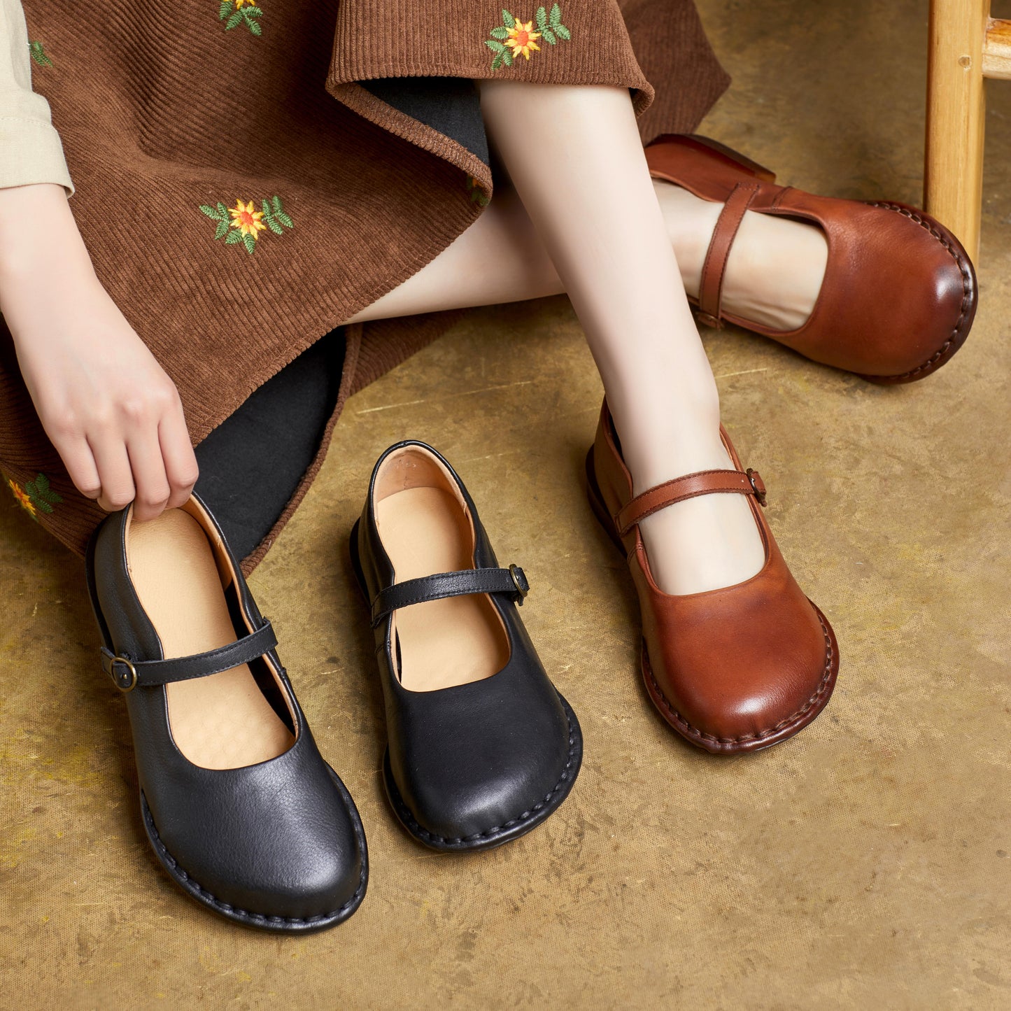 Women's Handmade Vintage Round Toe Leather Durable Ballet Mary Jane Shoes