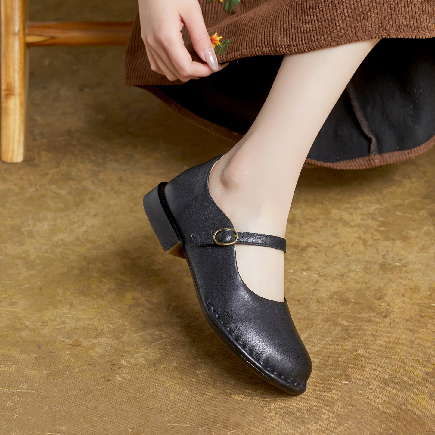 Women's Handmade Vintage Round Toe Leather Durable Ballet Mary Jane Shoes
