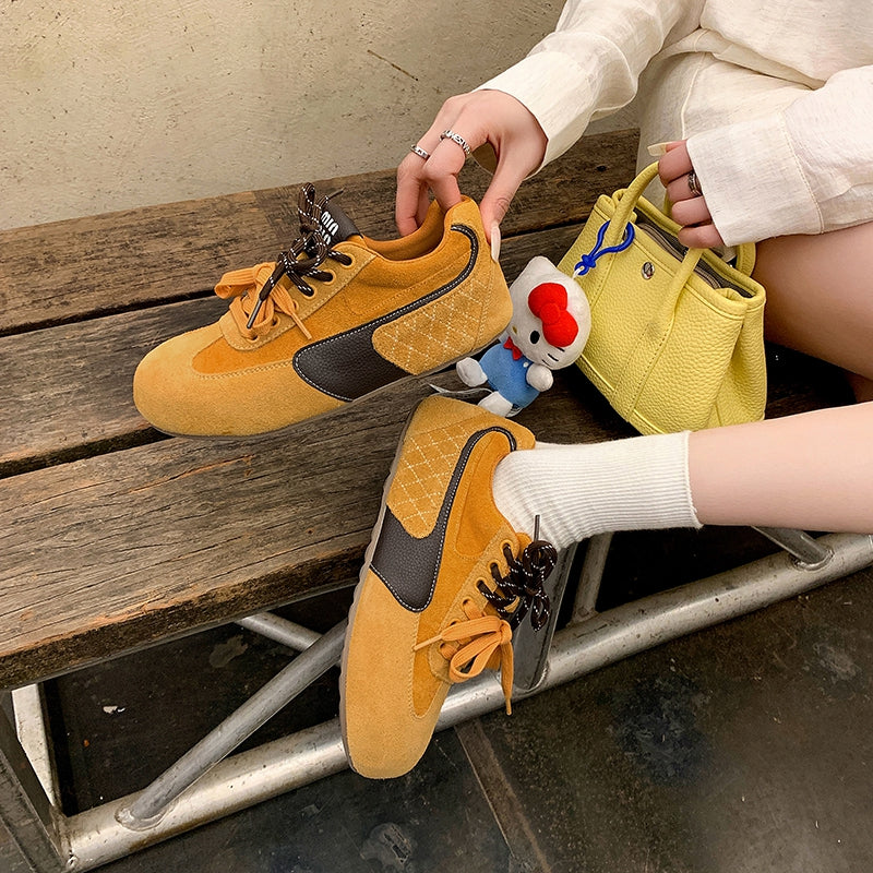 Women‘s Retro Cow Suede Sneakers Vintage Round Toe Double Lace-up Quilting Low Top Flats