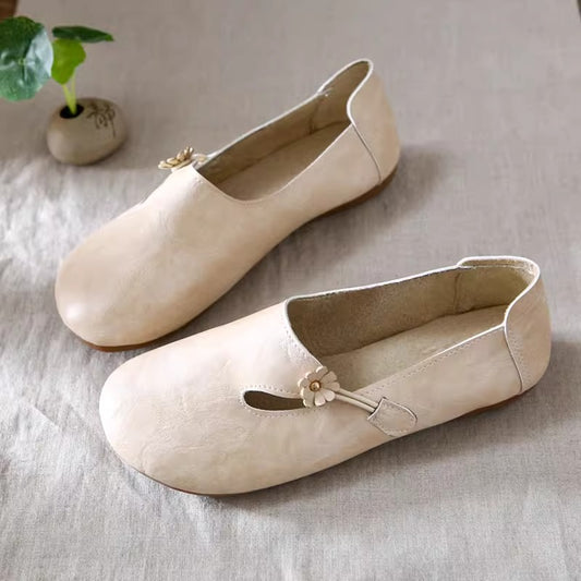 Women's Literary Style Moral Girl Flower Decoration Comfortable Slip-on Flat Shoes