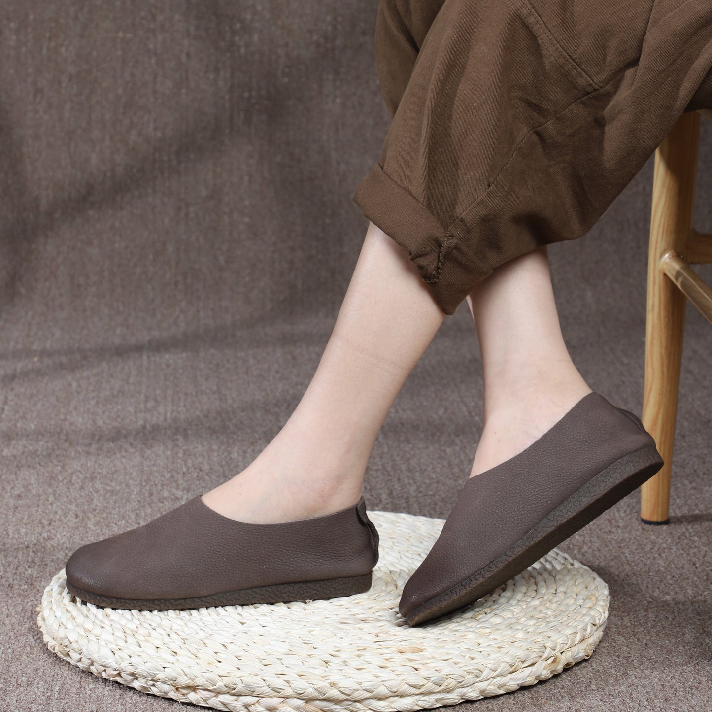 Women's Minimalist Soft Leather Slip-On Flats – Retro Style Comfort Shoes
