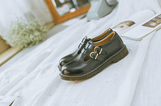 Womens T- Strap Double Buckle Strap Mary Jane Shoes Flats - RetroStep