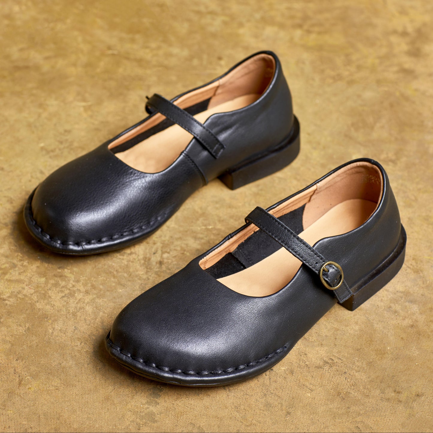 Women's Handmade Vintage Round Toe Leather Durable Ballet Mary Jane Shoes