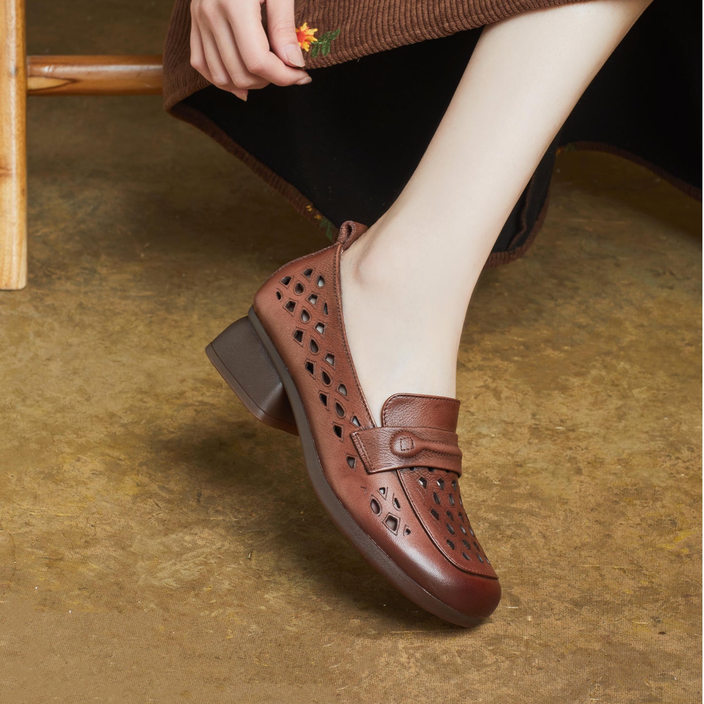 Women's Leather Summer Hollow Out Closed Toe Block Heel Sandals Loafers