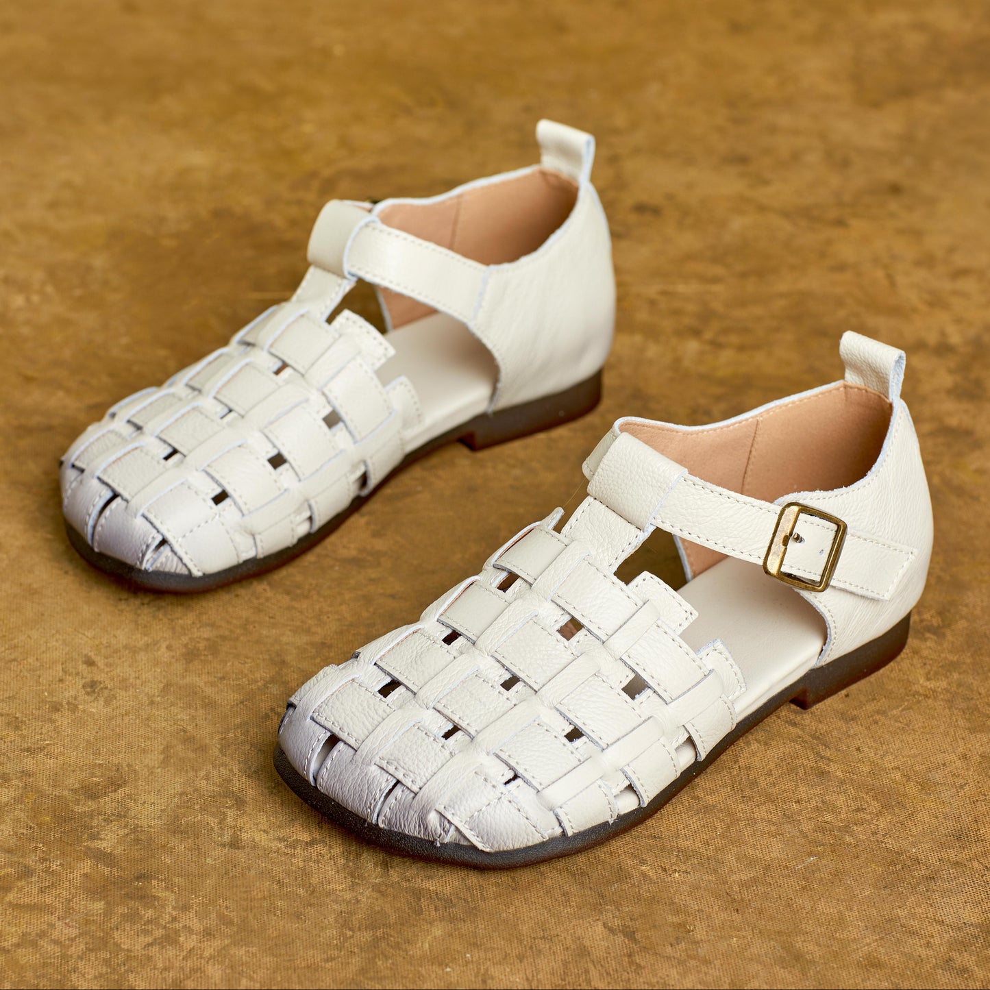 Women's Handmade Leather Woven Casual Closed Toe Buckle Sandals