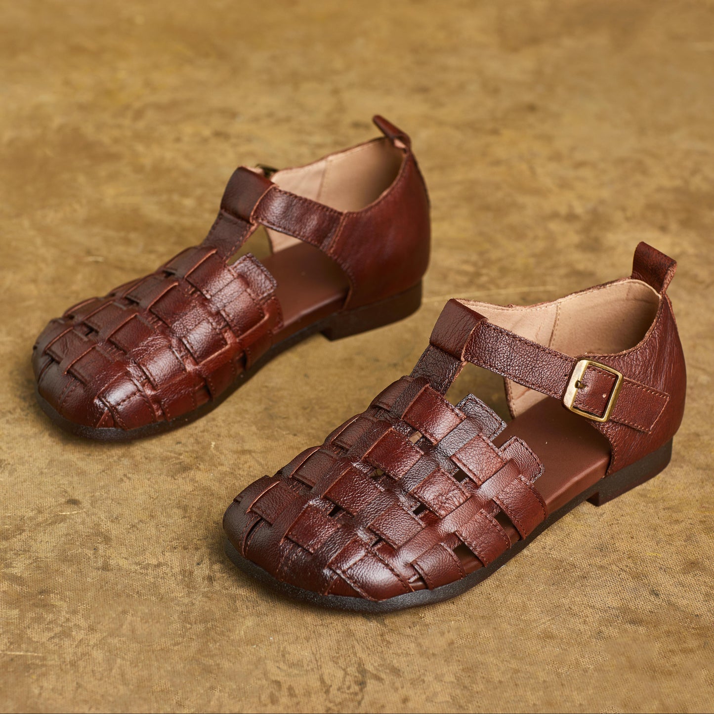 Women's Handmade Leather Woven Casual Closed Toe Buckle Sandals