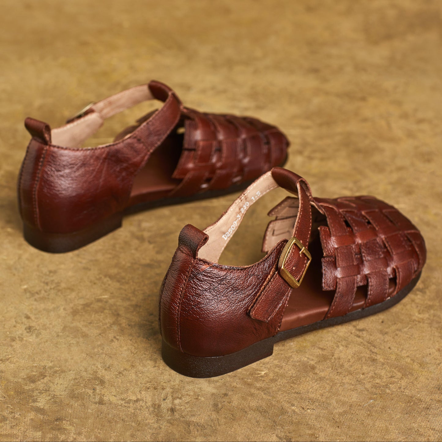 Women's Handmade Leather Woven Casual Closed Toe Buckle Sandals