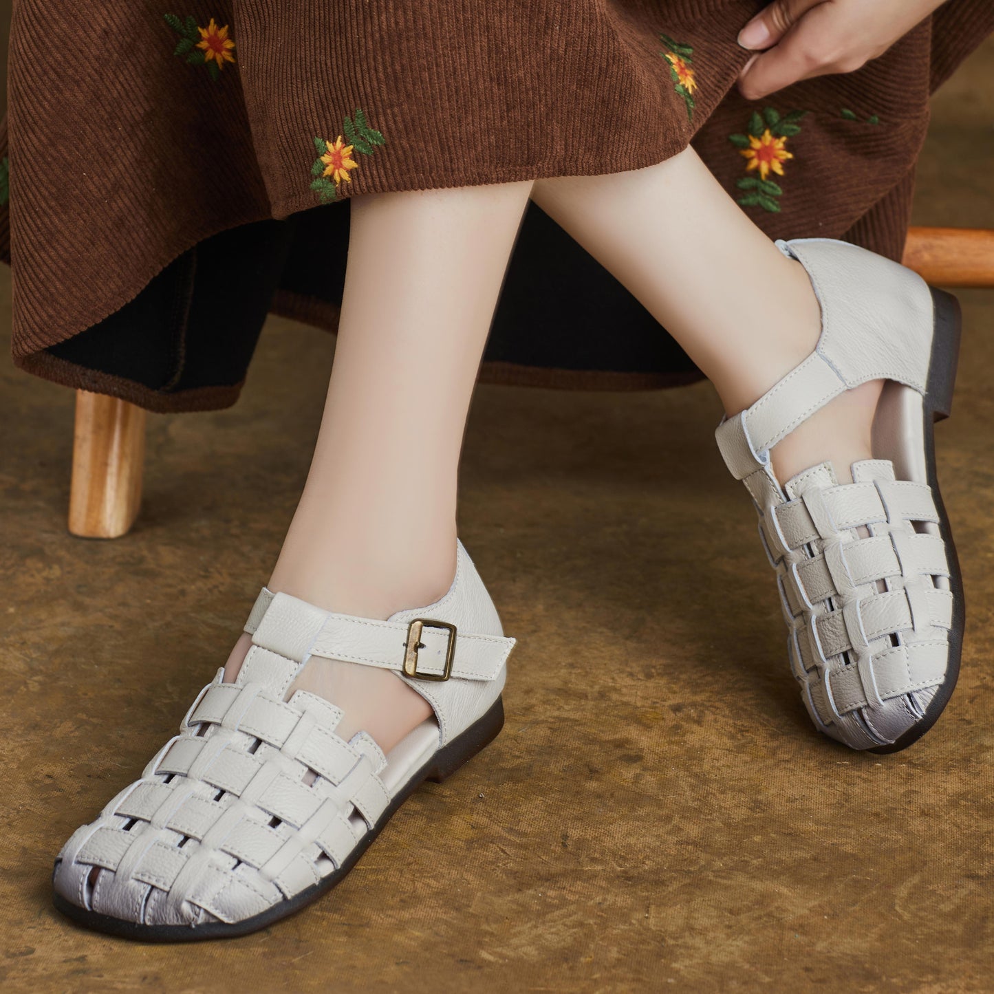 Women's Handmade Leather Woven Casual Closed Toe Buckle Sandals