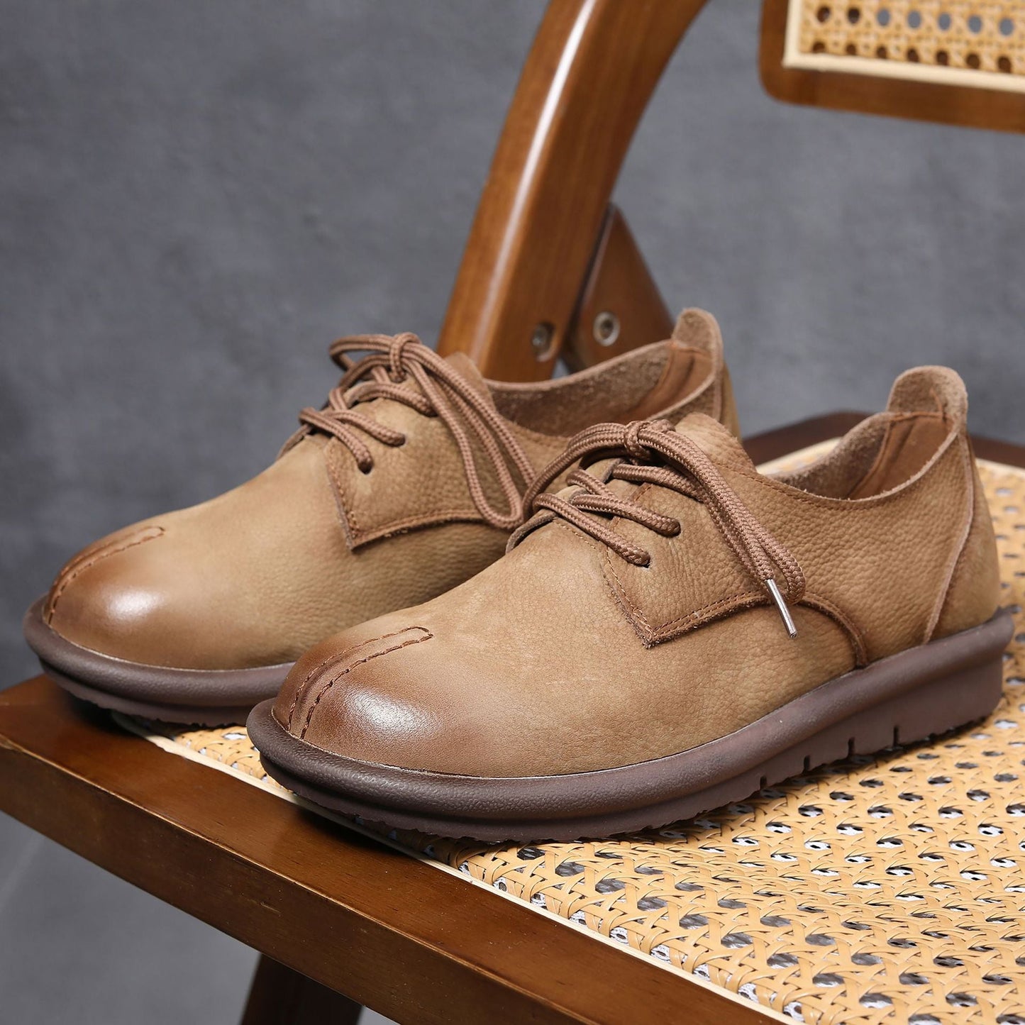 Women's Vintage Handmade Solid Soft Leather Casual Lace-up Shoes