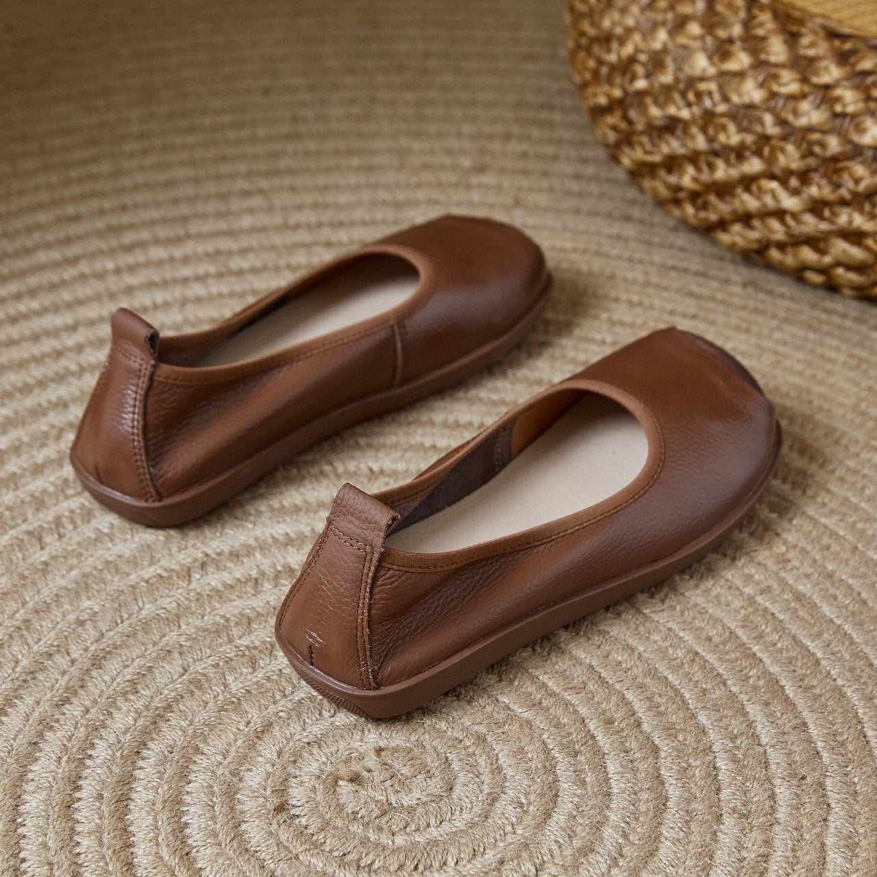 Women's Leather Round Toe Comfortable Ballet Flats