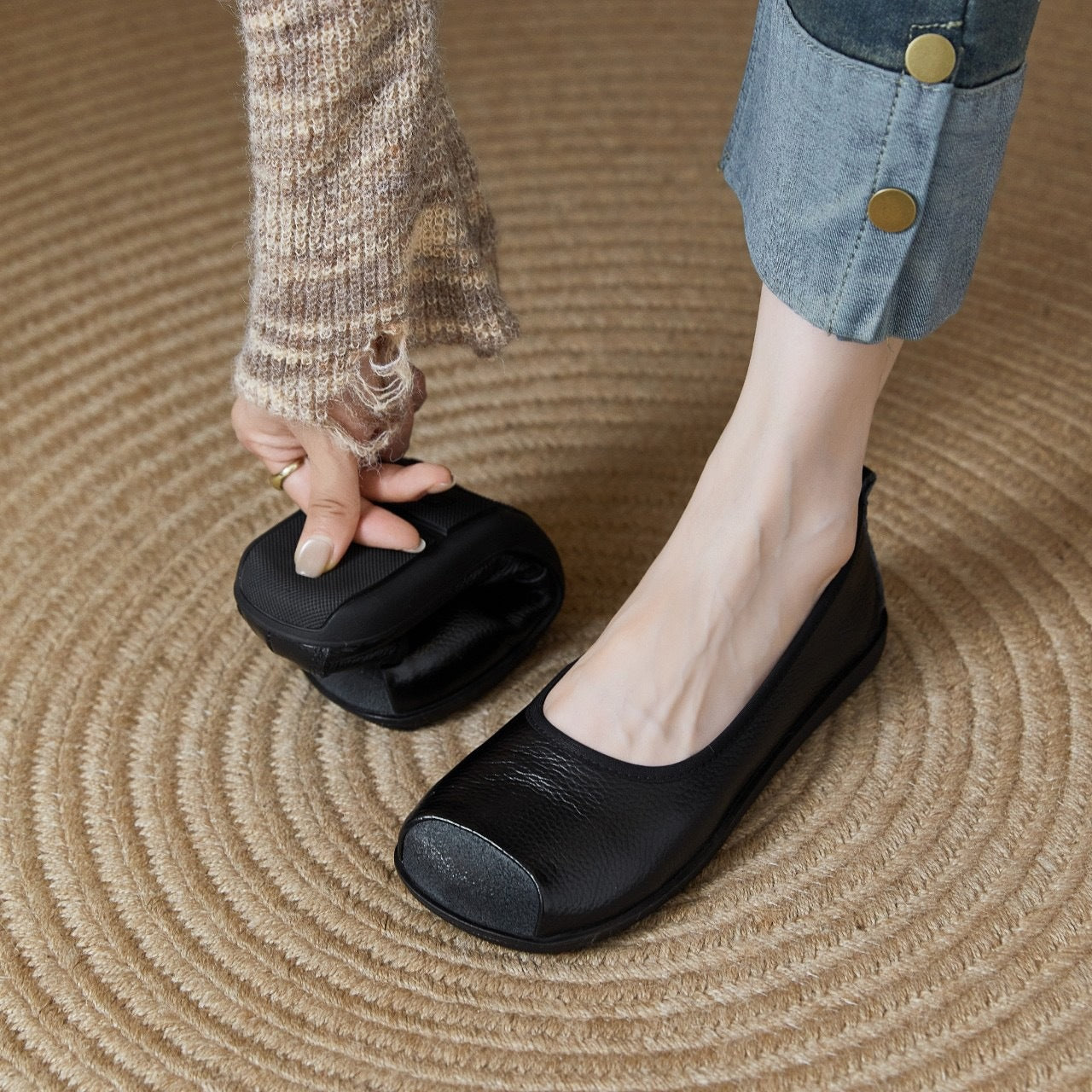 Women's Leather Round Toe Comfortable Ballet Flats