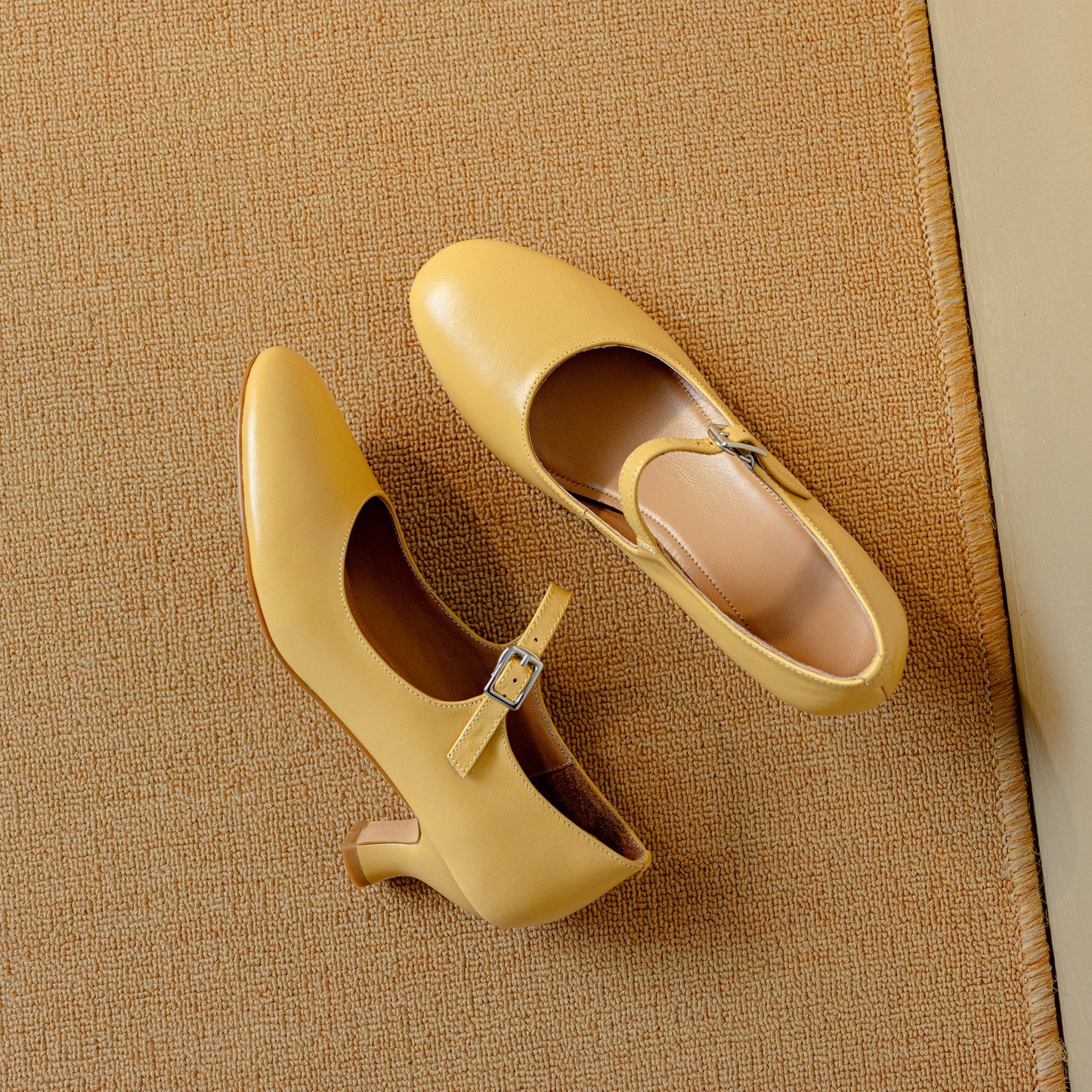 Women's Leather Round Toe Kitten Heel Mary Jane Pumps