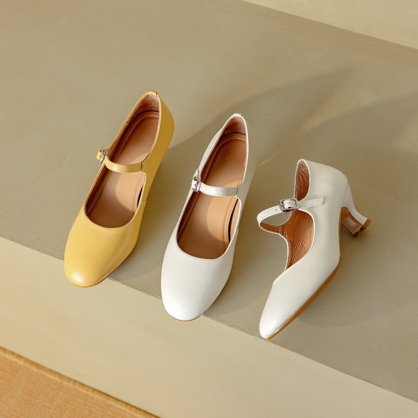 Women's Leather Round Toe Kitten Heel Mary Jane Pumps