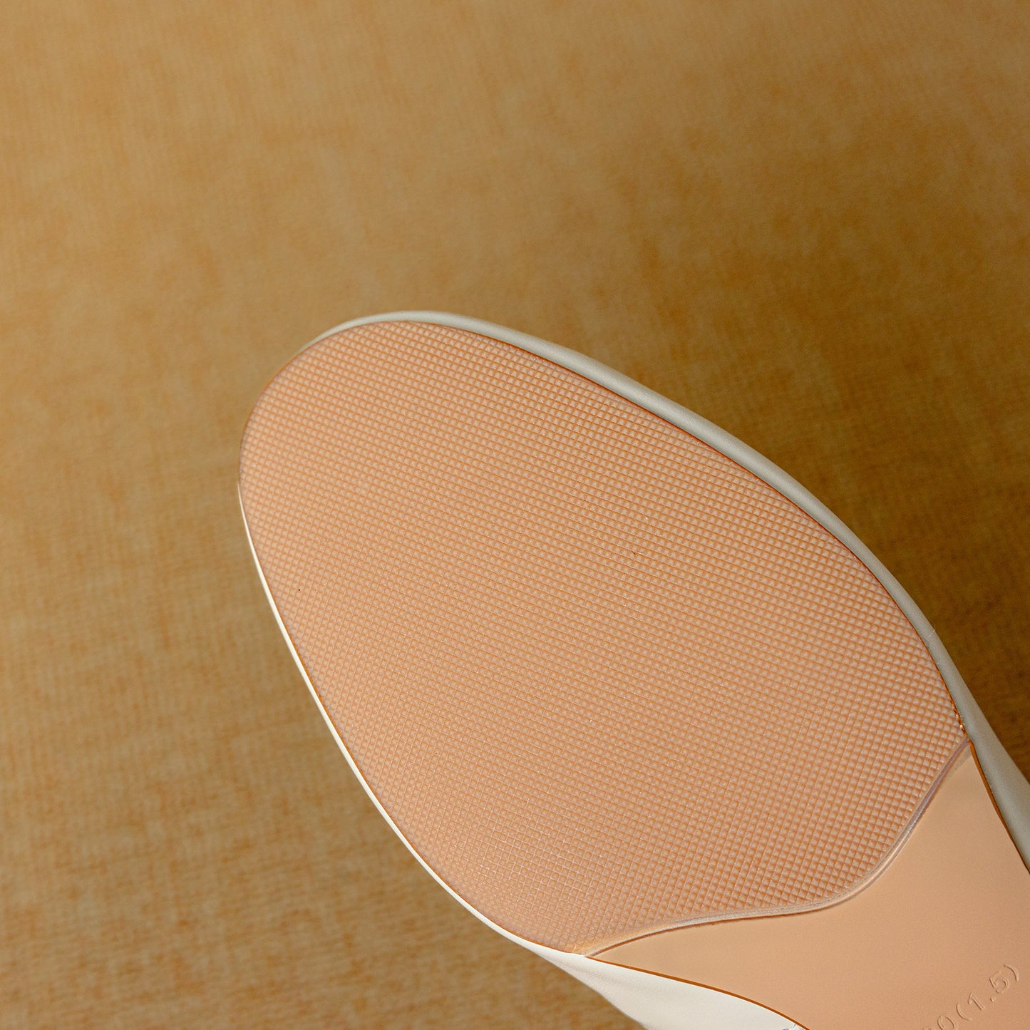 Women's Leather Round Toe Kitten Heel Mary Jane Pumps