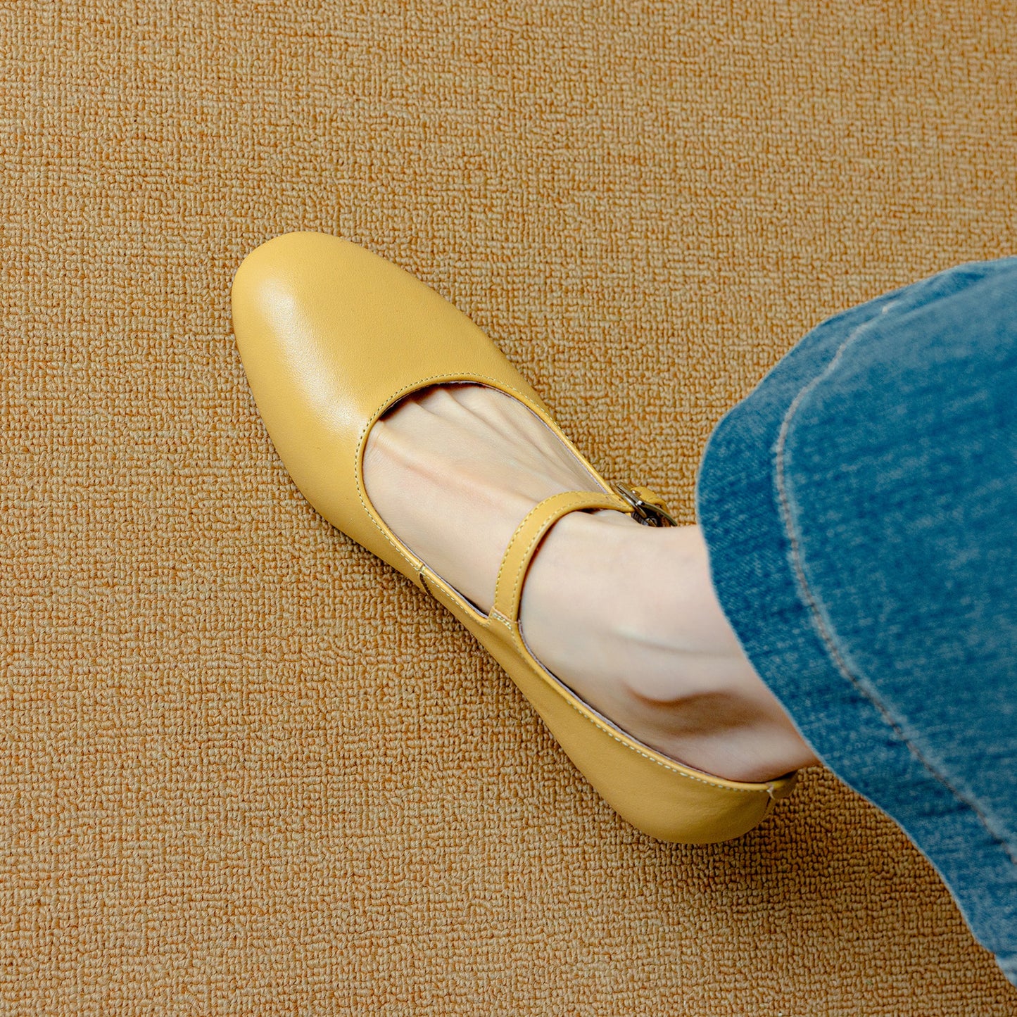 Women's Leather Round Toe Kitten Heel Mary Jane Pumps