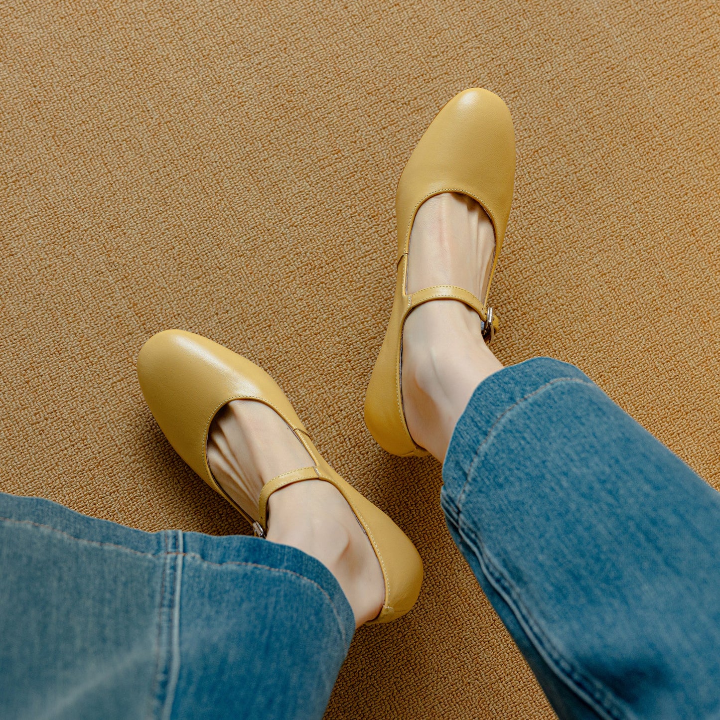 Women's Leather Round Toe Kitten Heel Mary Jane Pumps