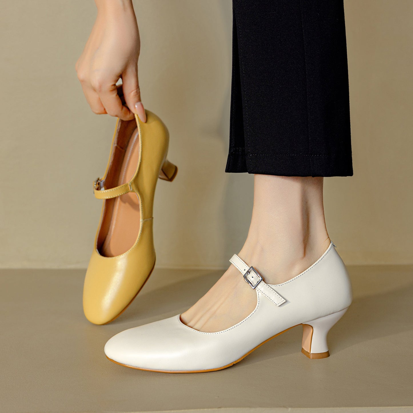 Women's Leather Round Toe Kitten Heel Mary Jane Pumps