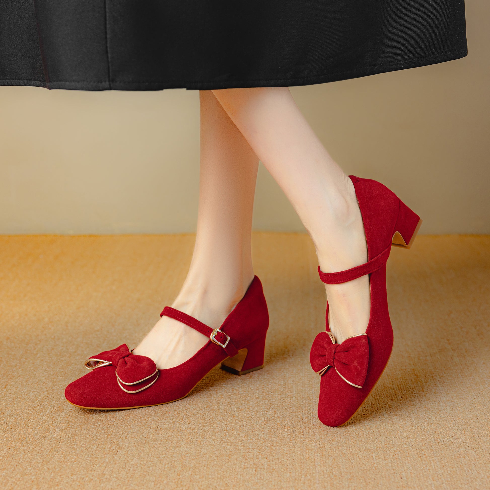 Suede Buckle With Bowknot Low Heeled Retro Women's Shoes - RetroStep