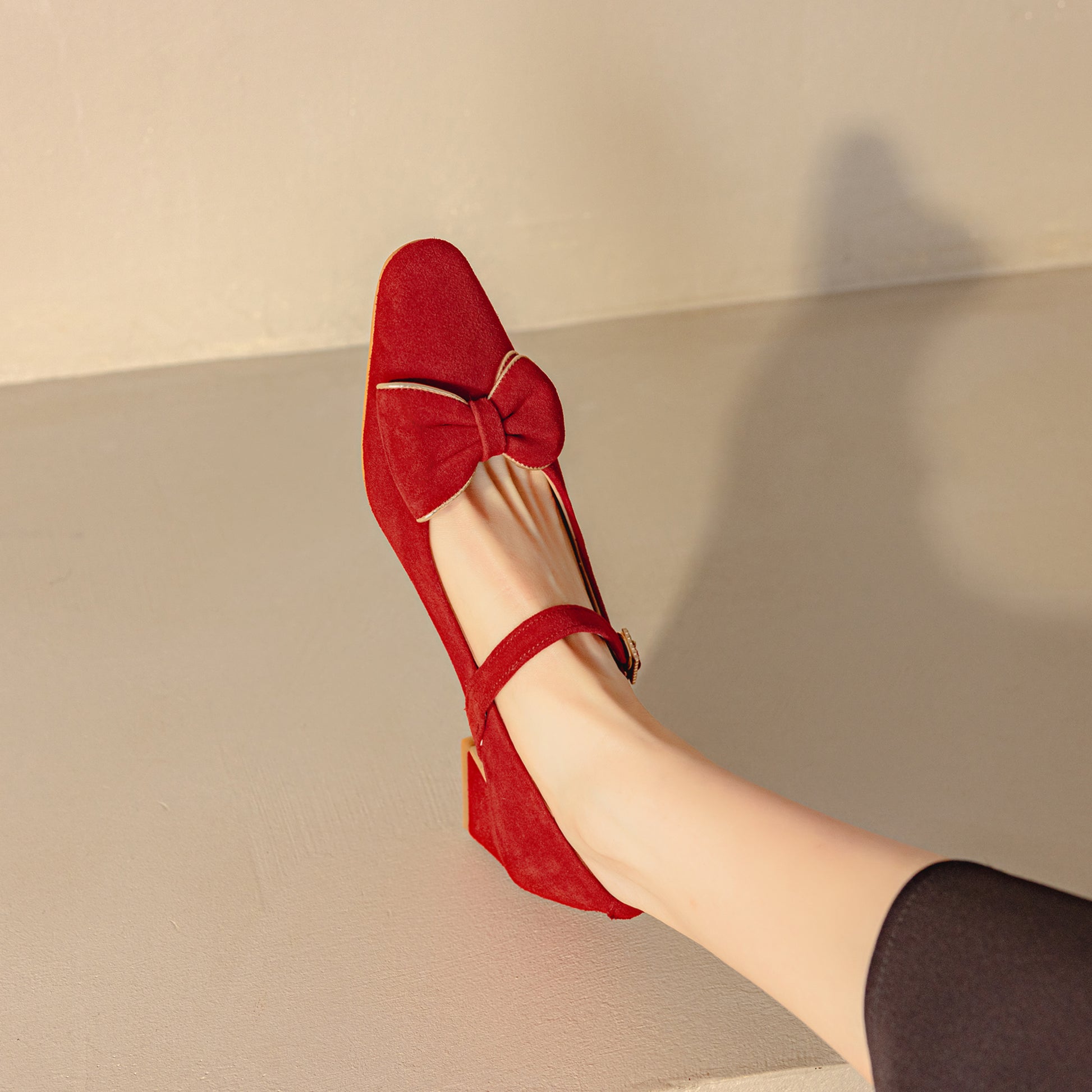 Suede Buckle With Bowknot Low Heeled Retro Women's Shoes - RetroStep