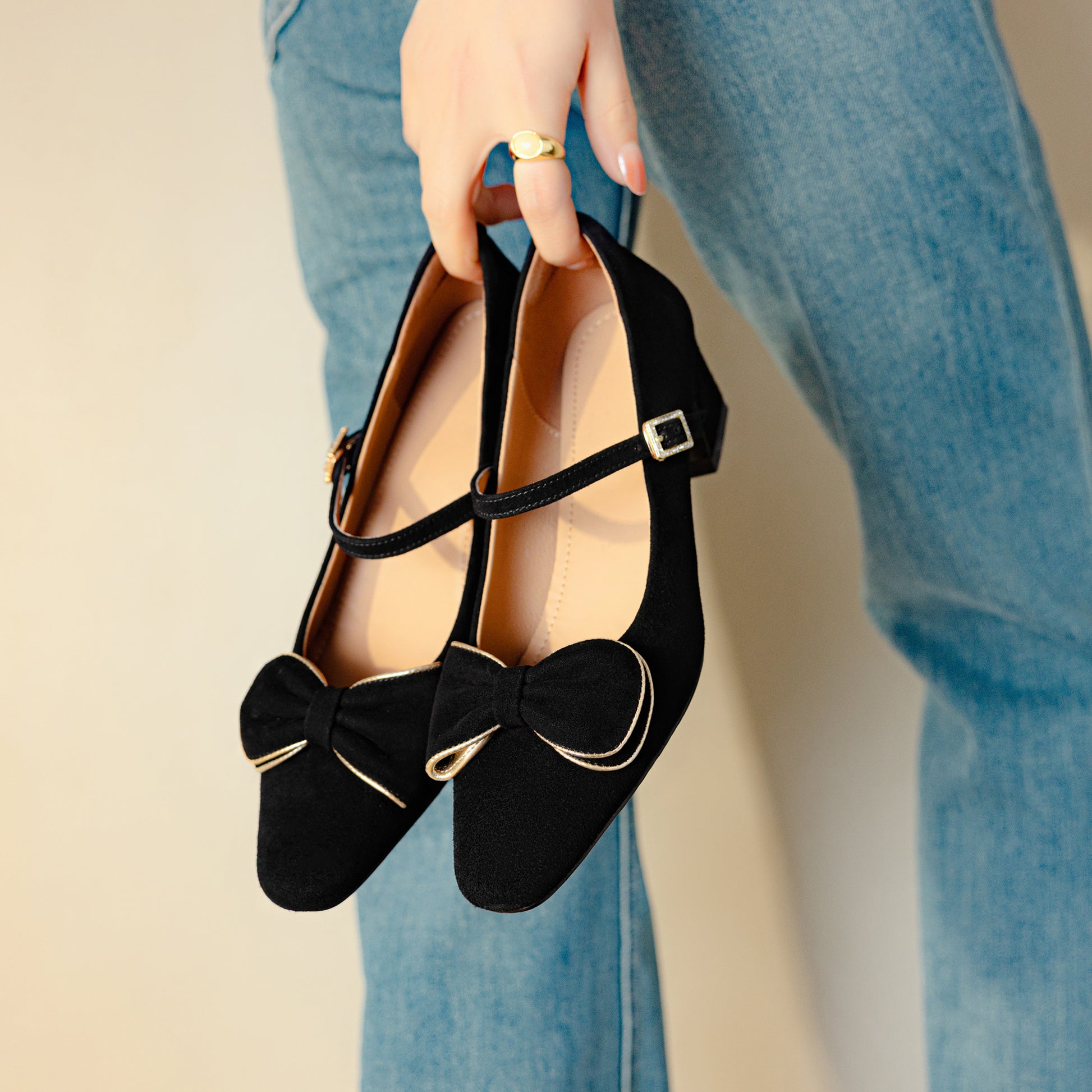 Suede Buckle With Bowknot Low Heeled Retro Women's Shoes - RetroStep