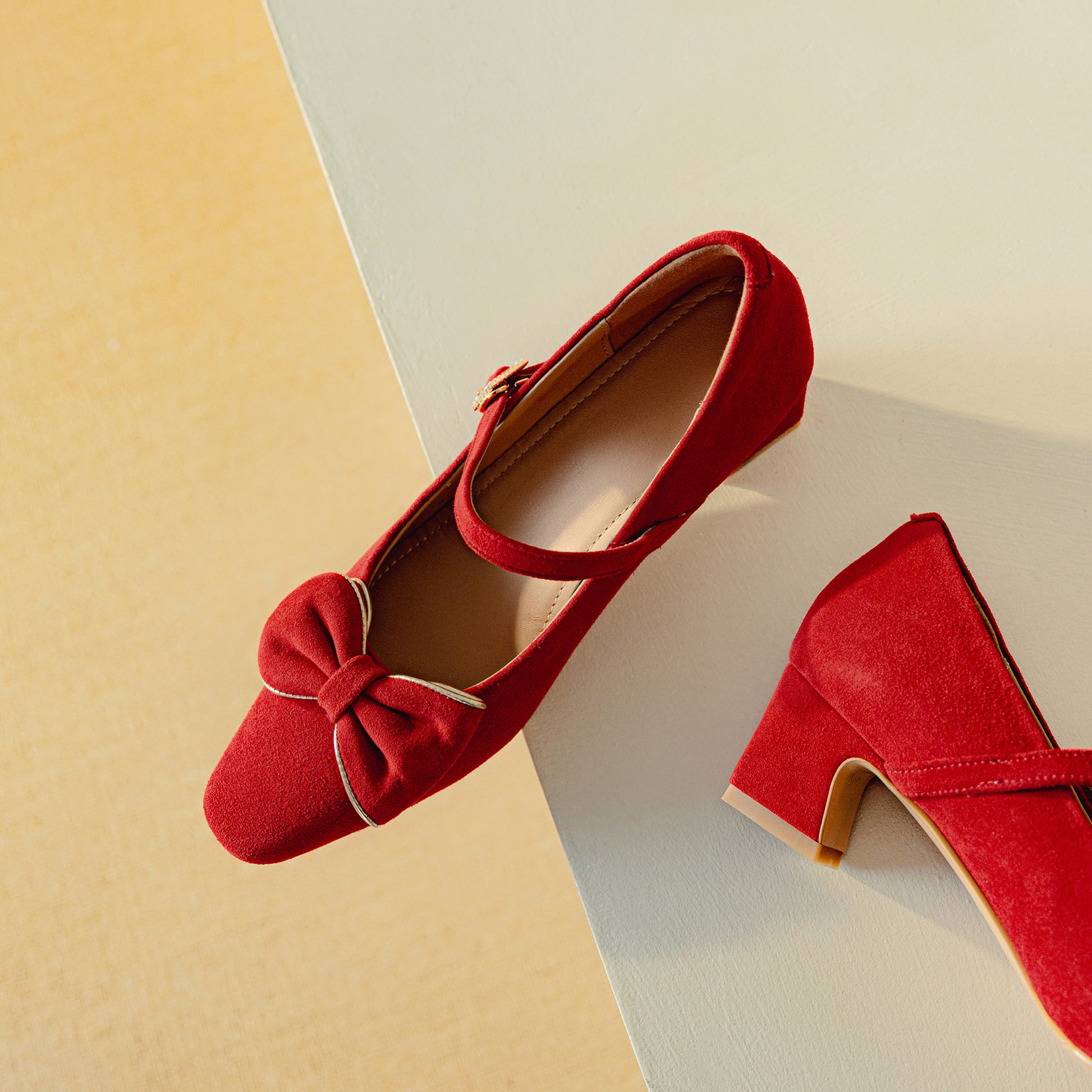 Suede Buckle With Bowknot Low Heeled Retro Women's Shoes - RetroStep