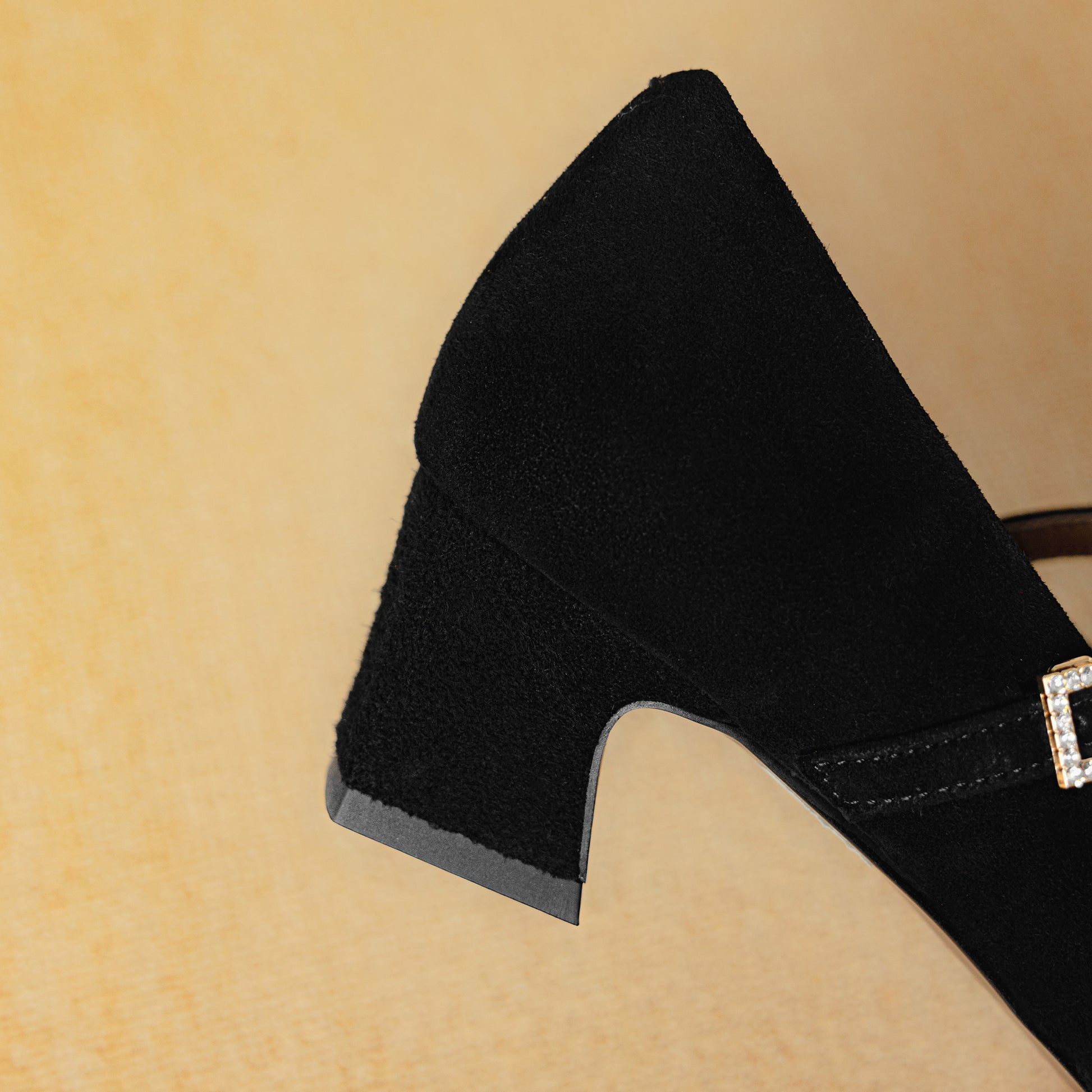 Suede Buckle With Bowknot Low Heeled Retro Women's Shoes - RetroStep