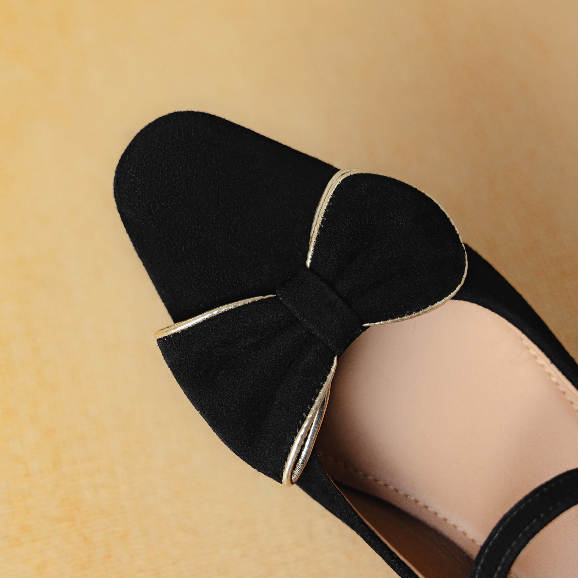 Suede Buckle With Bowknot Low Heeled Retro Women's Shoes - RetroStep