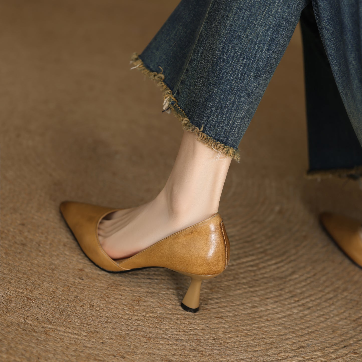Women's Pointed Toe Leather Classic High Heels Pumps - RetroStep