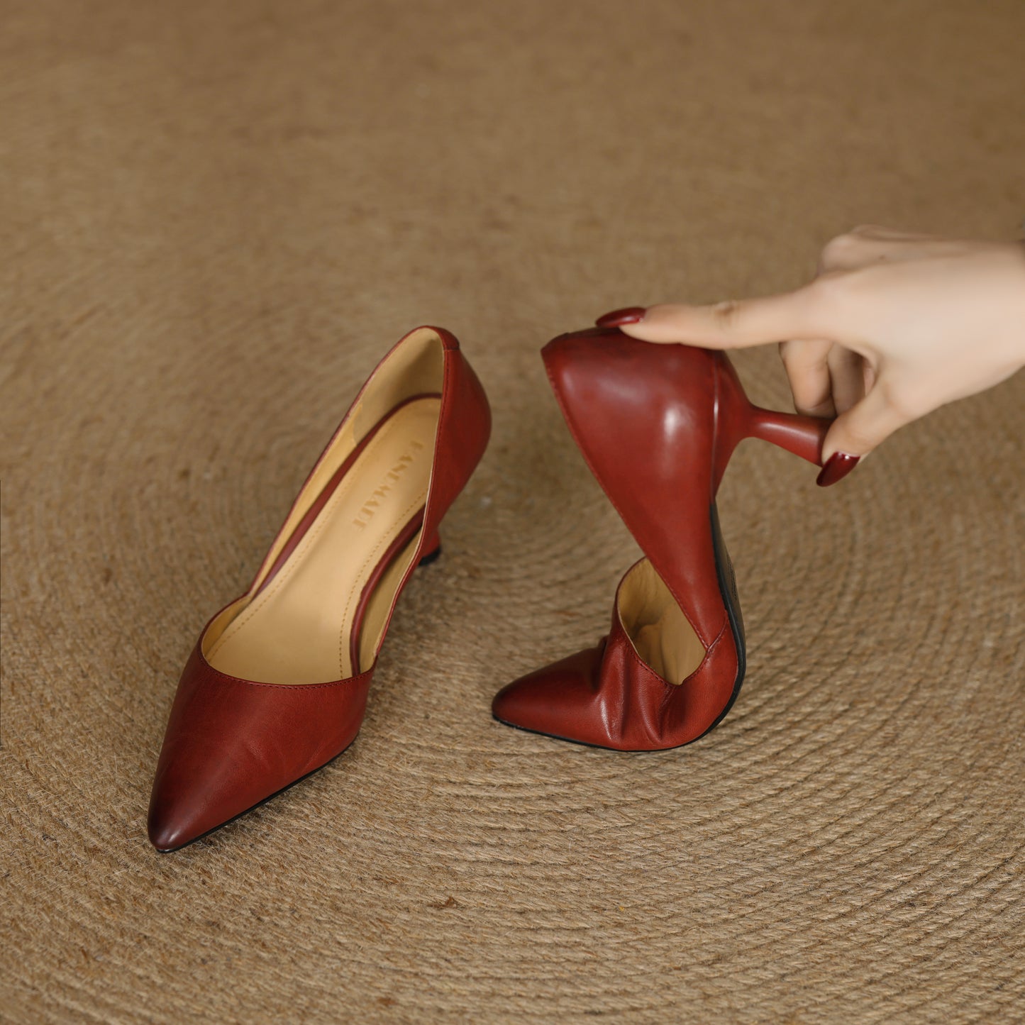Women's Pointed Toe Leather Classic High Heels Pumps - RetroStep