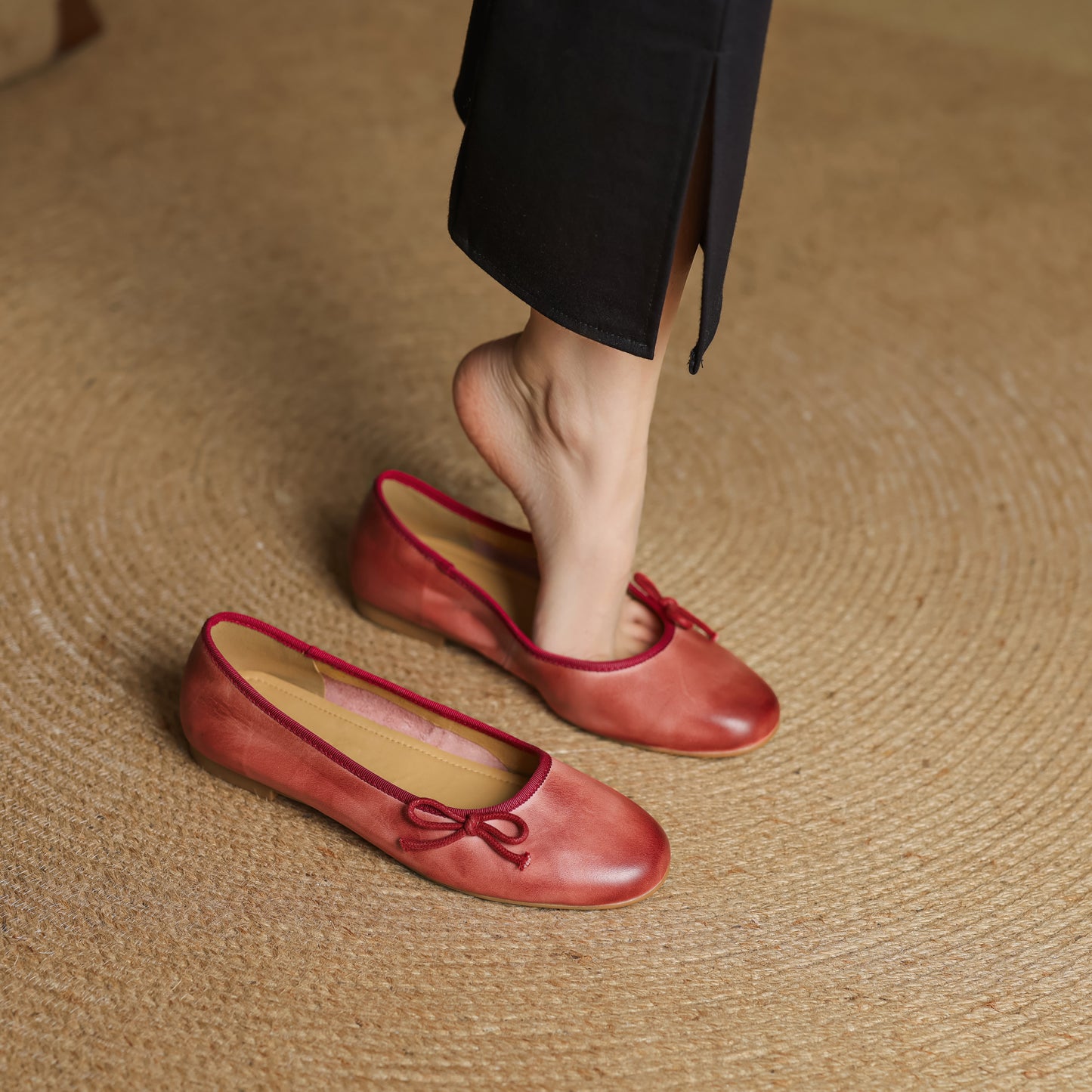 Handmade Comfortable Leather Flat Women's Shoes Minimalist Retro Style - RetroStep