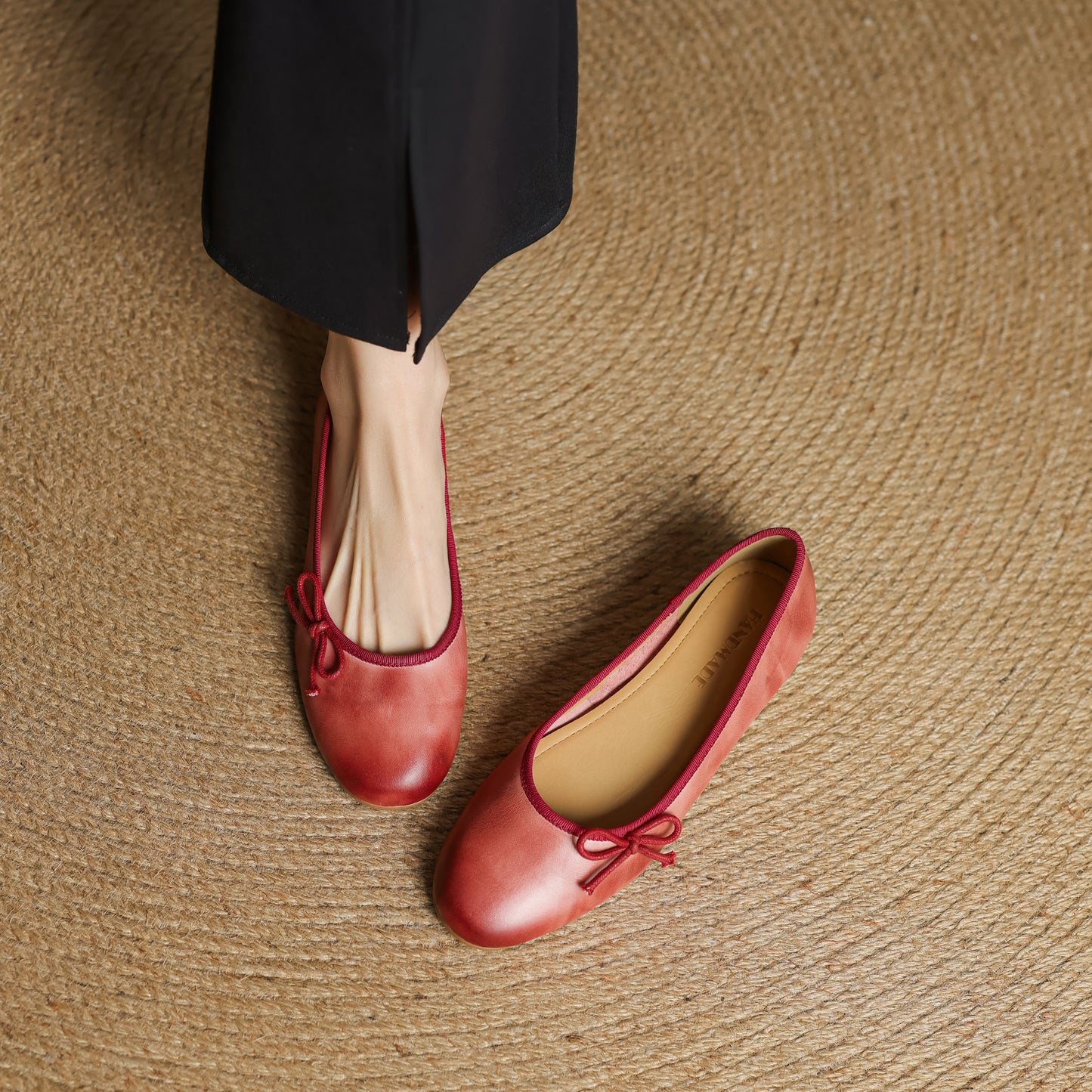 Handmade Comfortable Leather Flat Women's Shoes Minimalist Retro Style - RetroStep