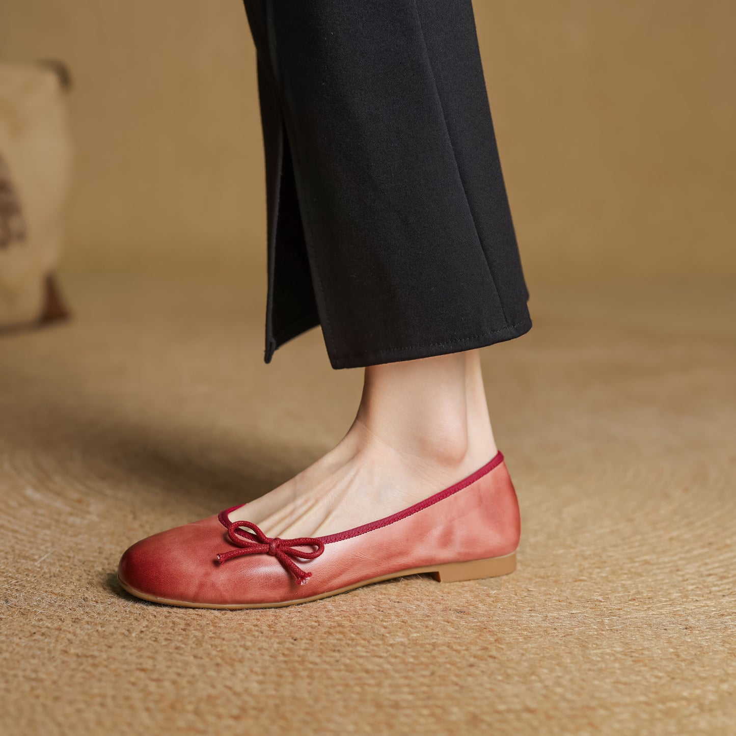 Handmade Comfortable Leather Flat Women's Shoes Minimalist Retro Style - RetroStep