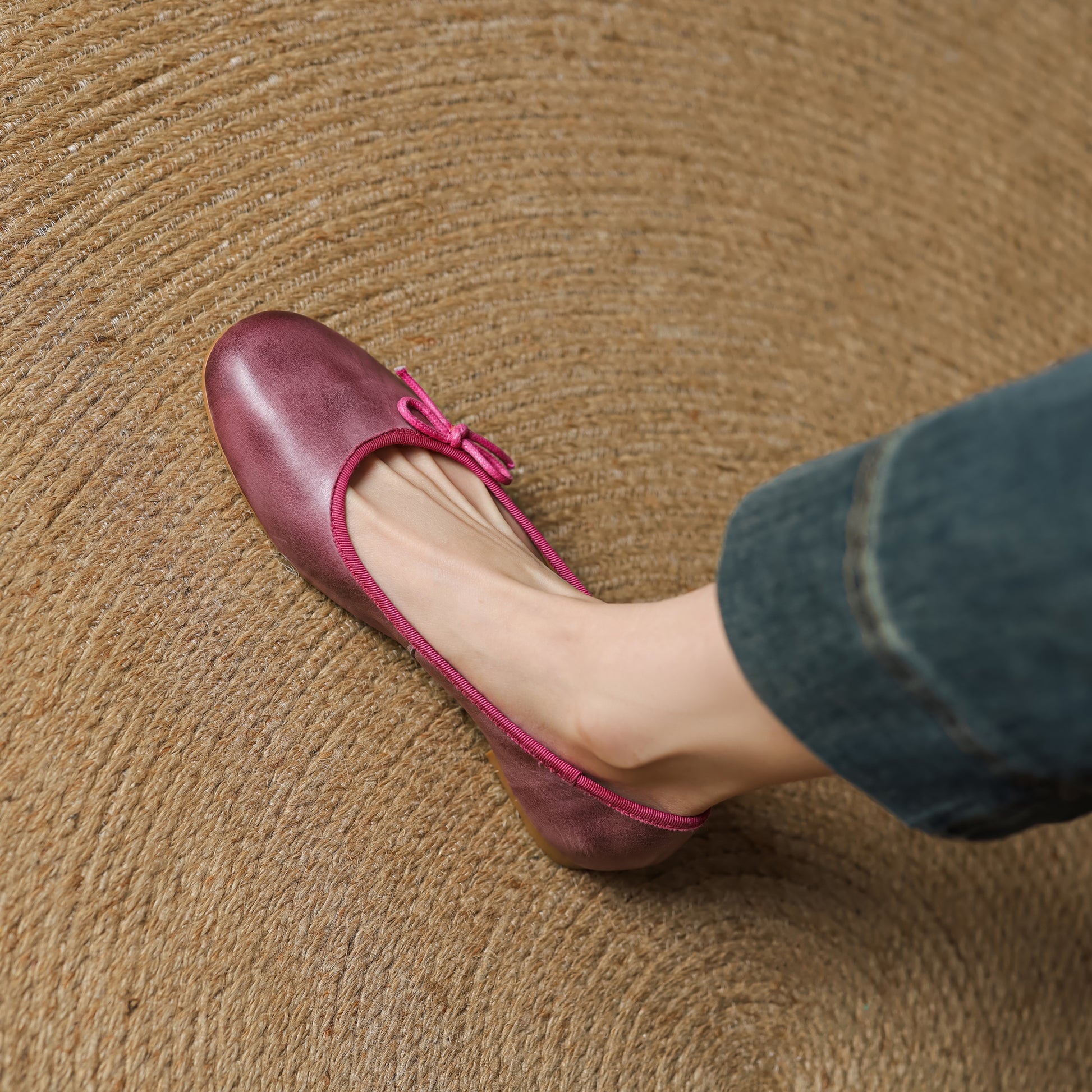 Handmade Comfortable Leather Flat Women's Shoes Minimalist Retro Style - RetroStep