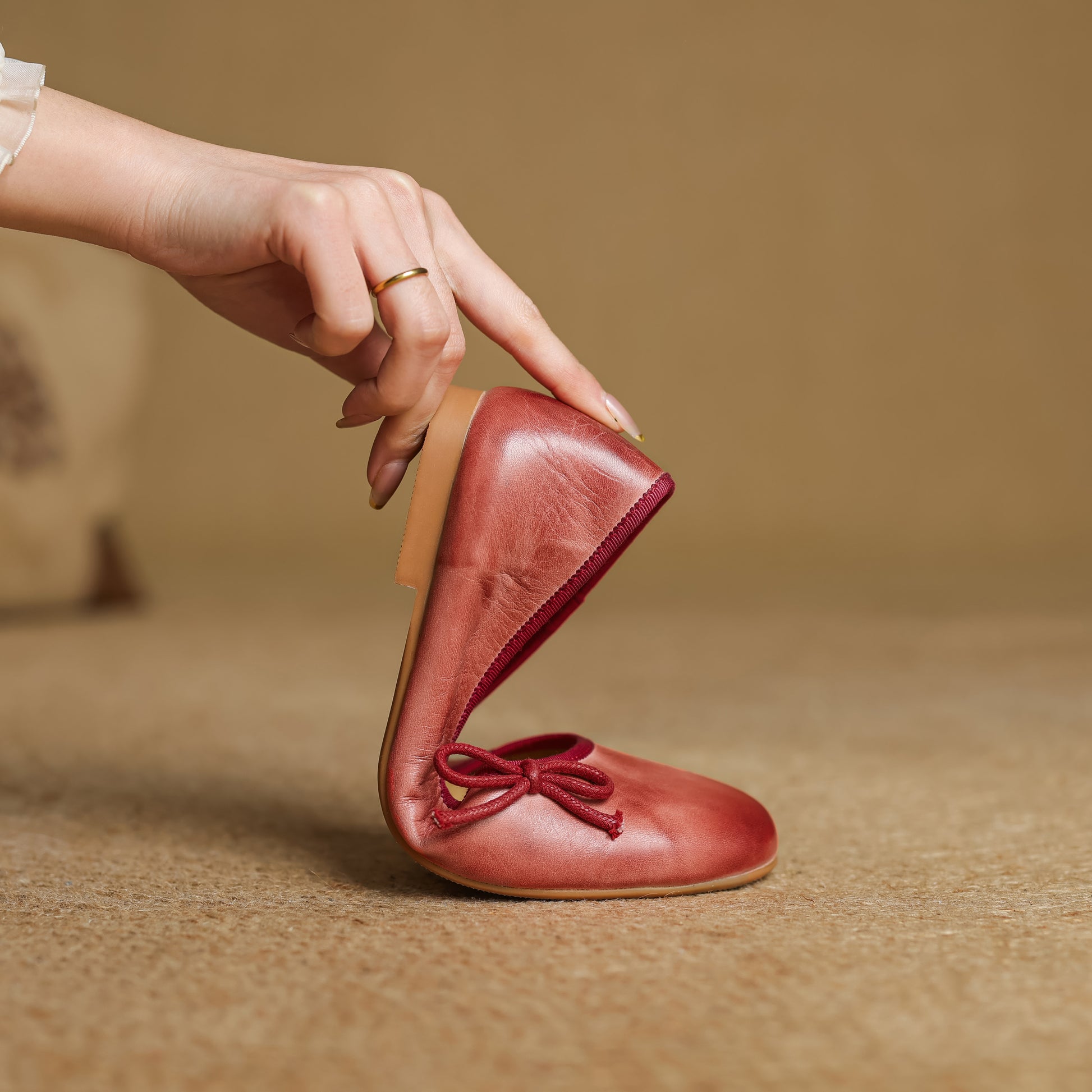 Handmade Comfortable Leather Flat Women's Shoes Minimalist Retro Style - RetroStep