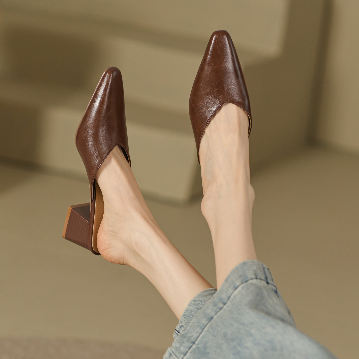 Women's Closed Toe Mid-Heel Block V Mule Shoes