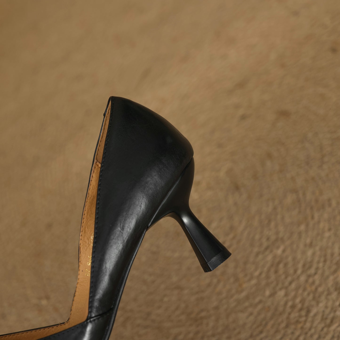 Women's Pointed Toe Leather Classic High Heels Pumps - RetroStep