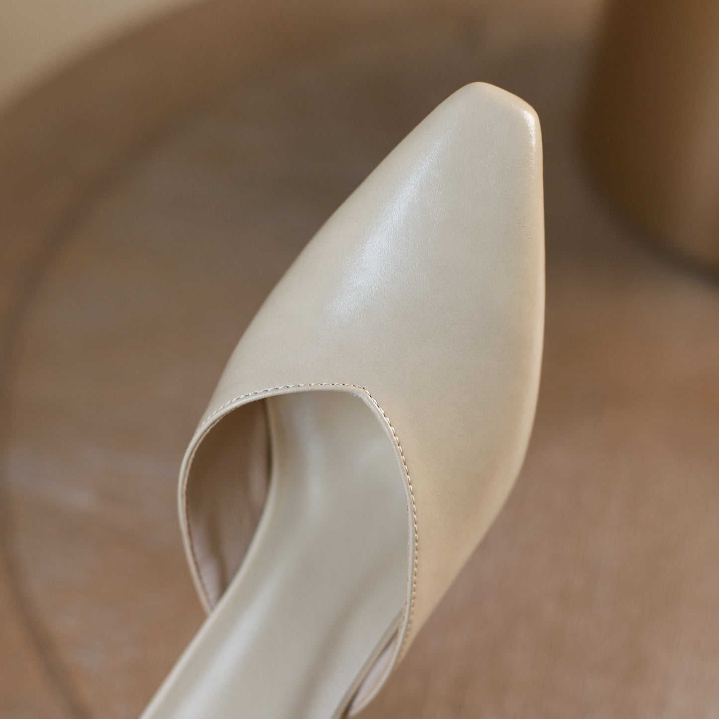 Women's Closed Toe Mid-Heel Block V Mule Shoes