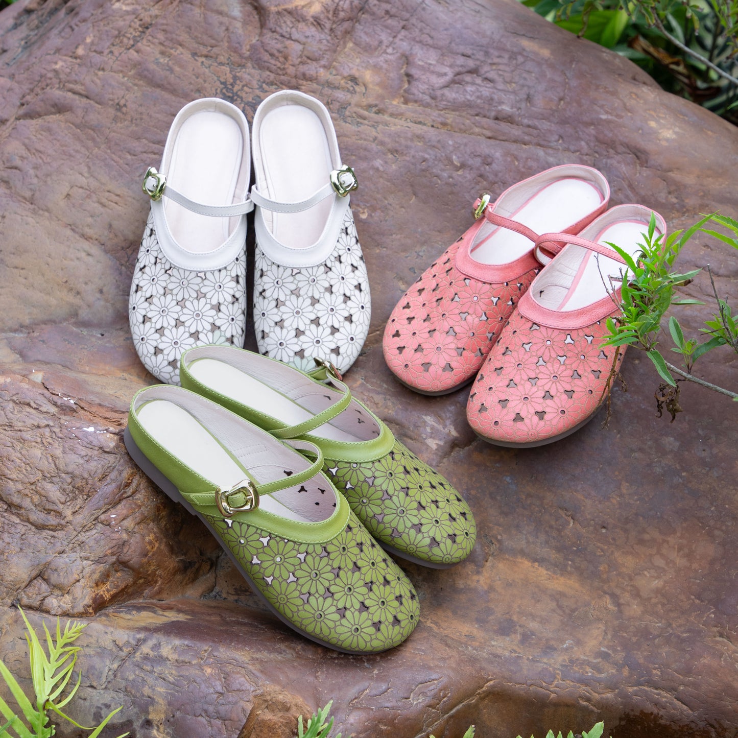 Women's Leather Summer Hollow Out Flat Sandals Mule Shoes