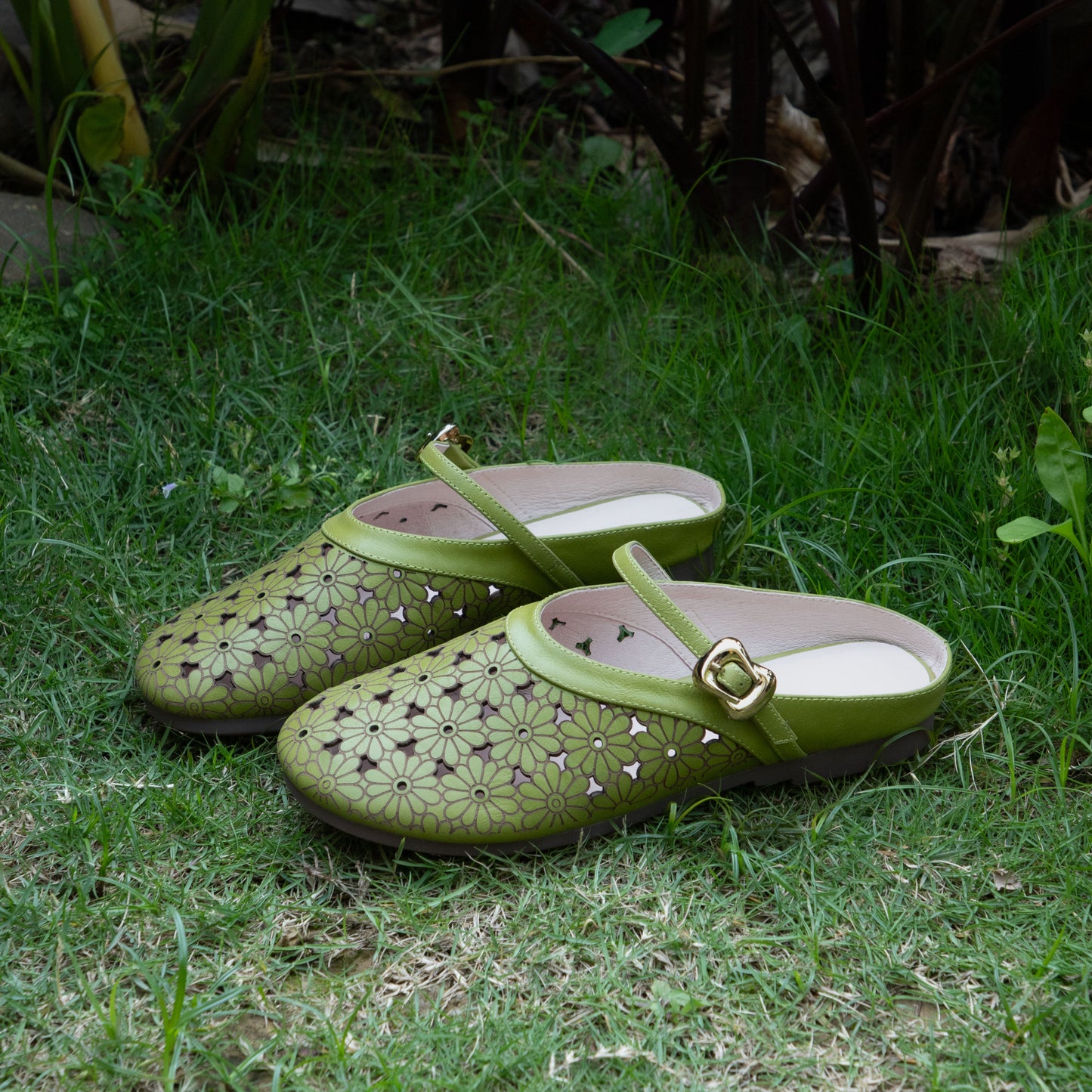 Women's Leather Summer Hollow Out Flat Sandals Mule Shoes