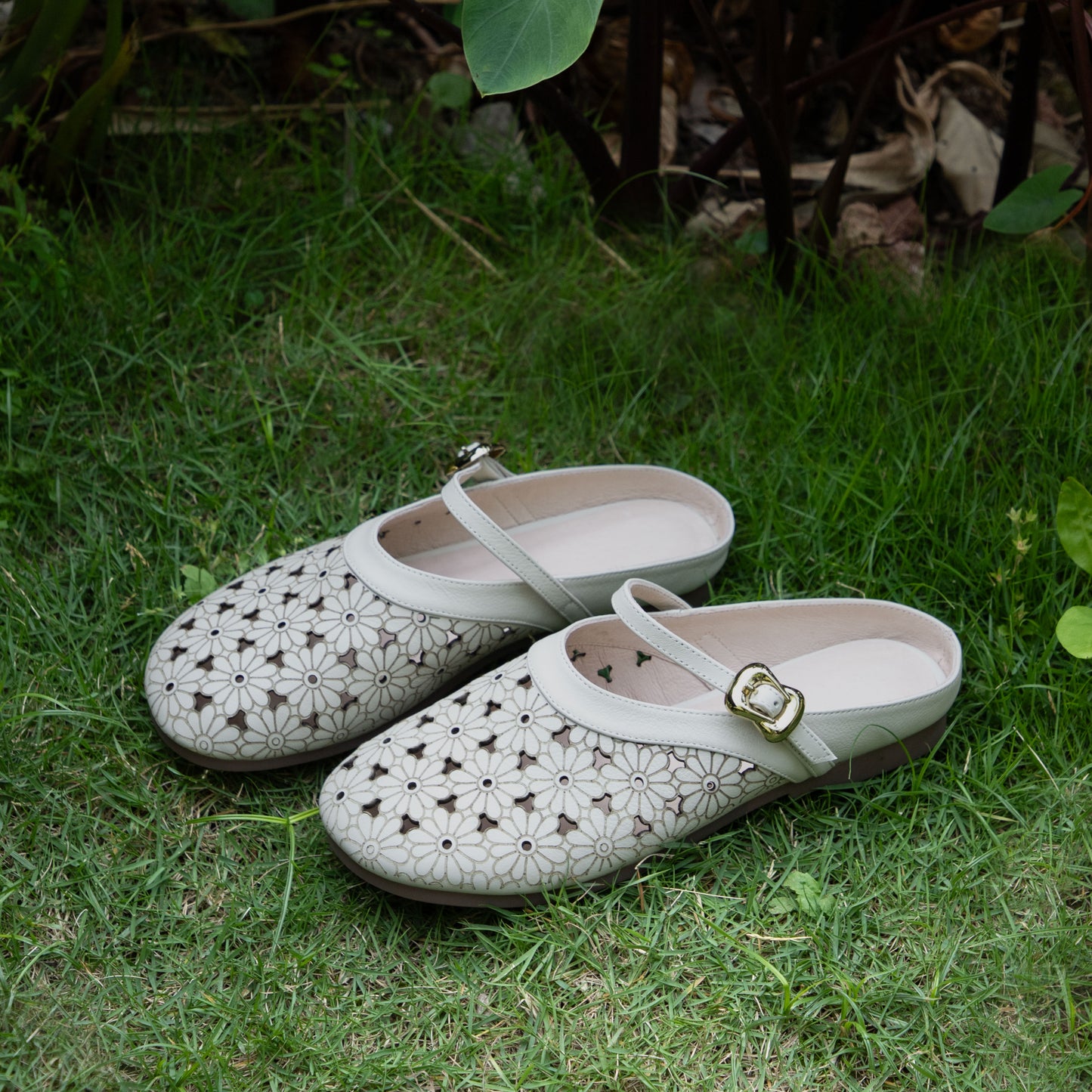 Women's Leather Summer Hollow Out Flat Sandals Mule Shoes