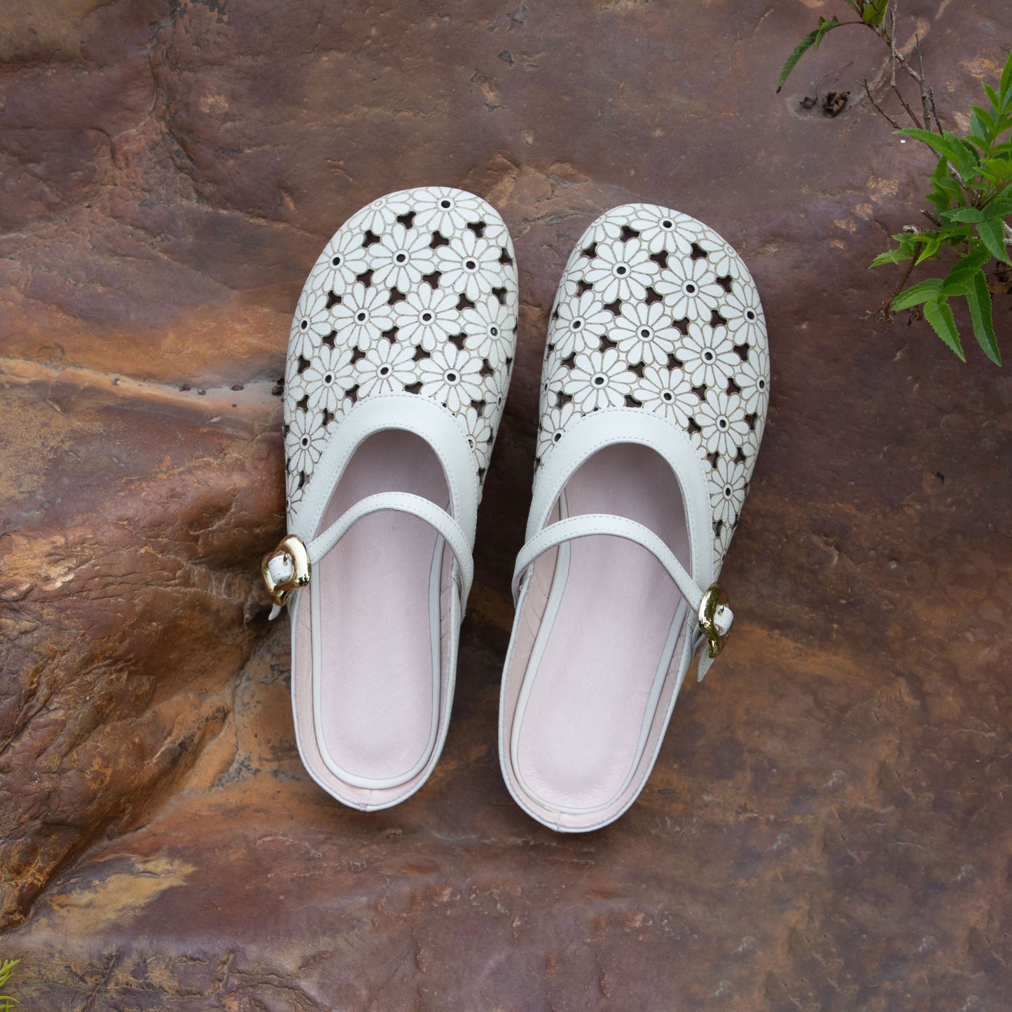 Women's Leather Summer Hollow Out Flat Sandals Mule Shoes