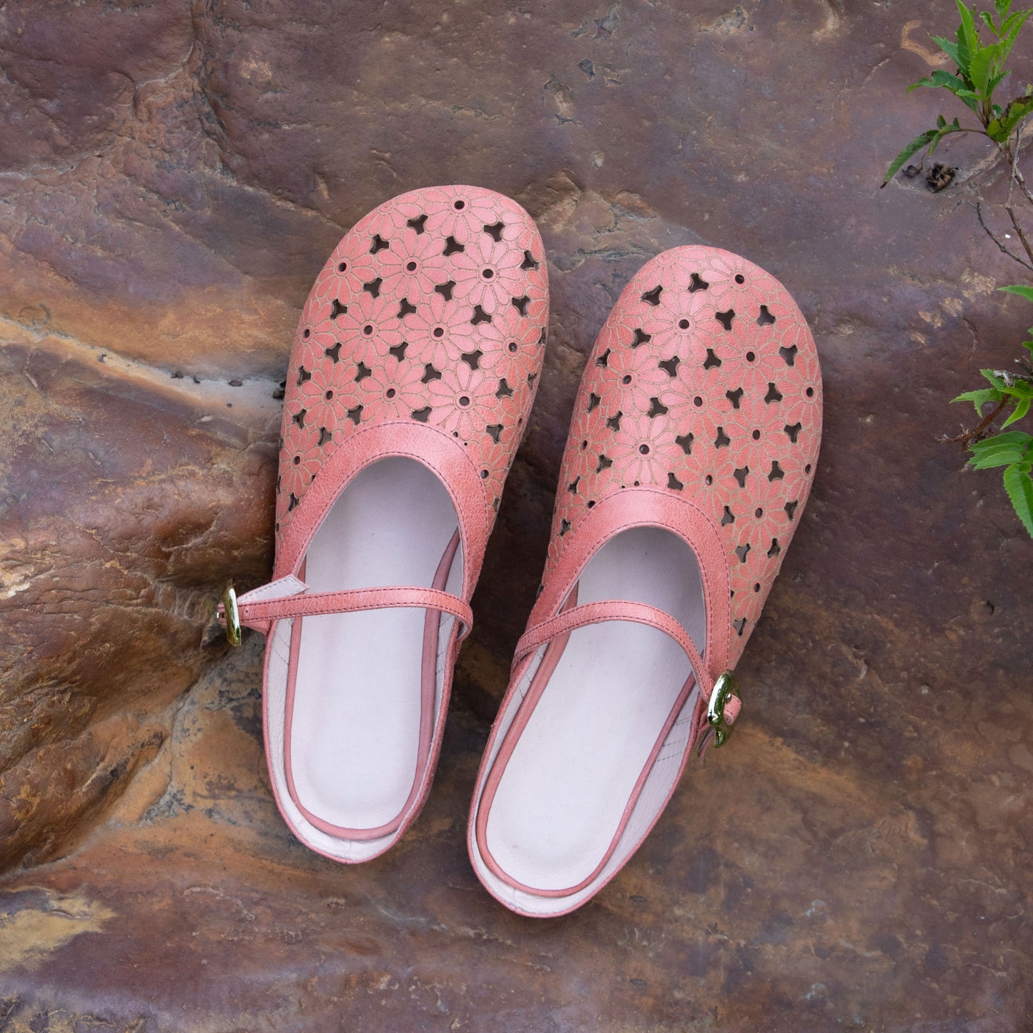 Women's Leather Summer Hollow Out Flat Sandals Mule Shoes