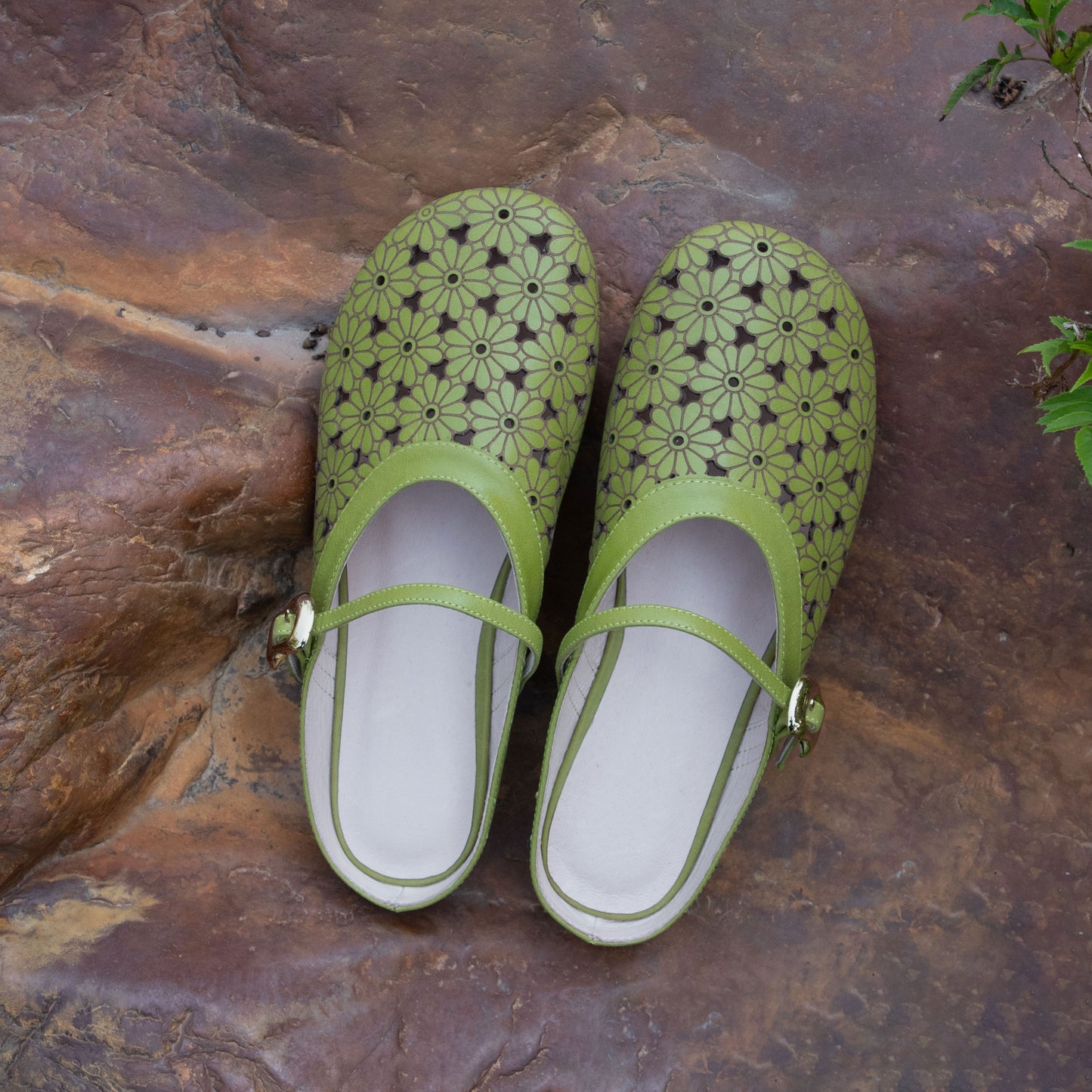 Women's Leather Summer Hollow Out Flat Sandals Mule Shoes