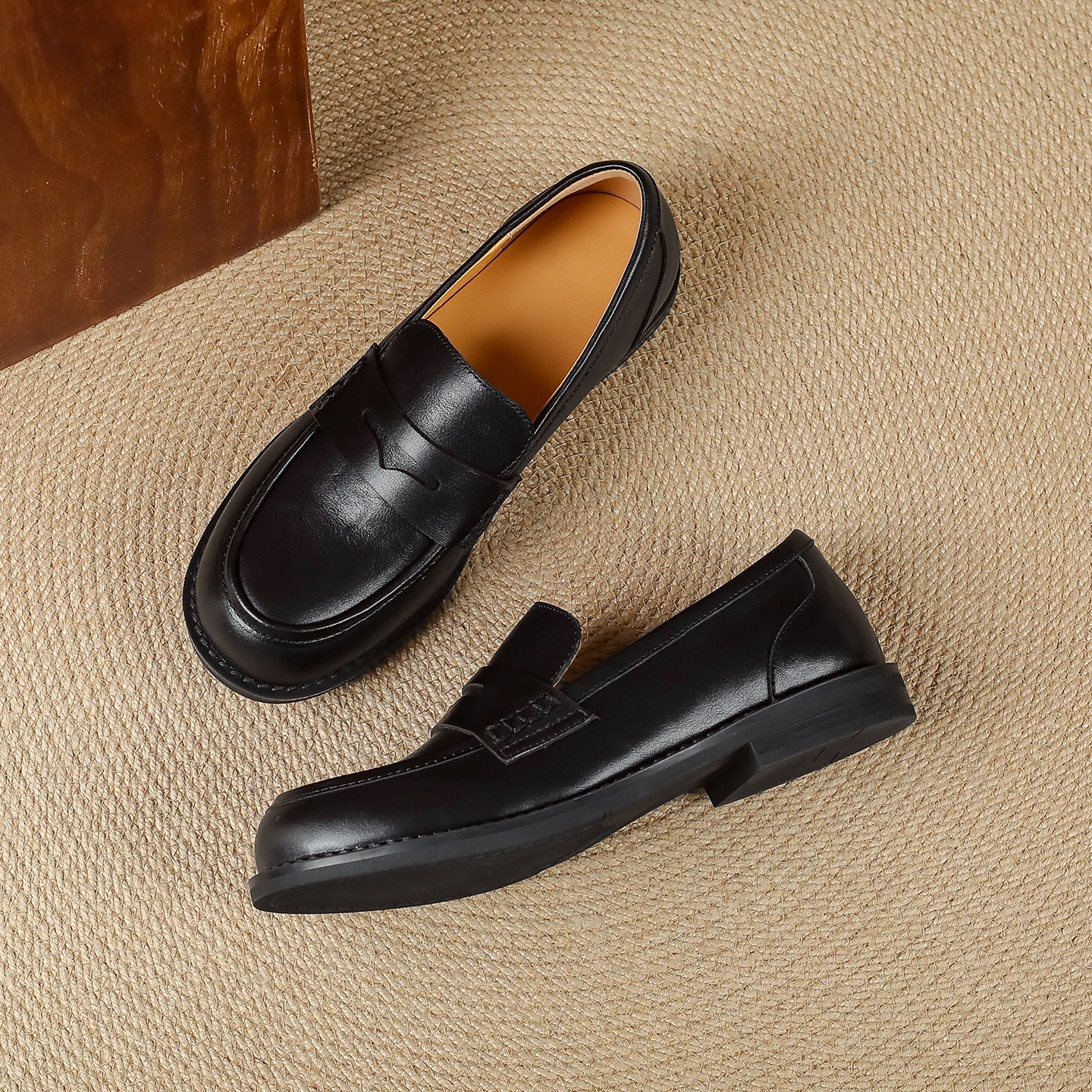 Women's Retro Leather Loafers Vintage Round Toe Slip-on Penny Flats